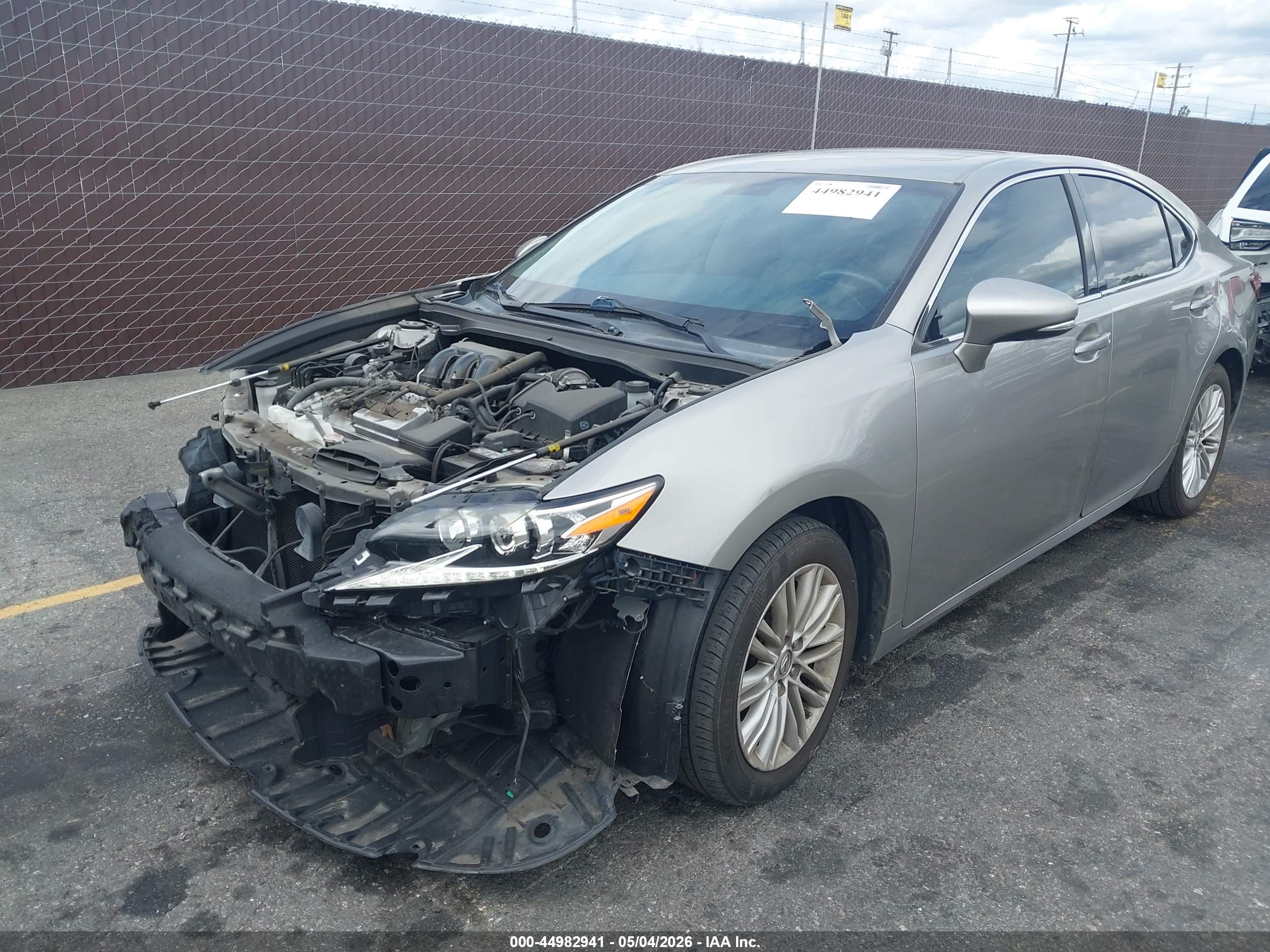 LEXUS ES image 2