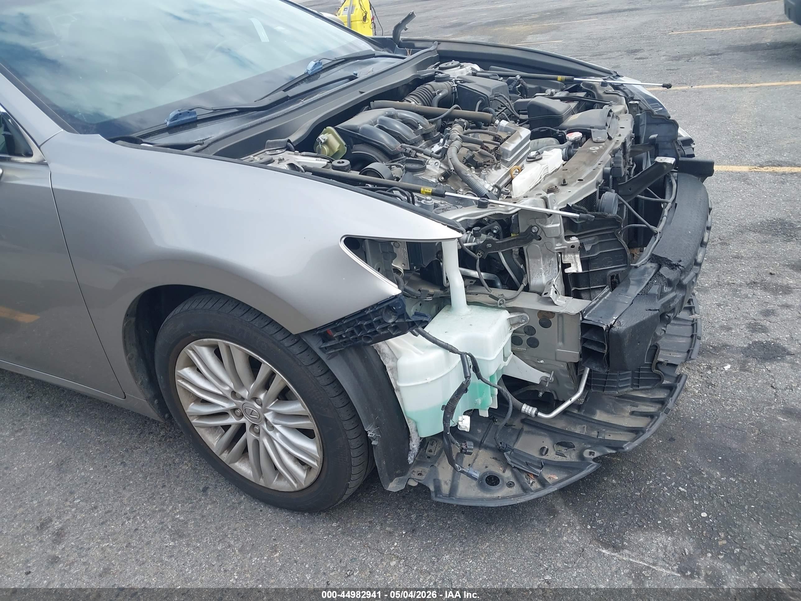 LEXUS ES image 6