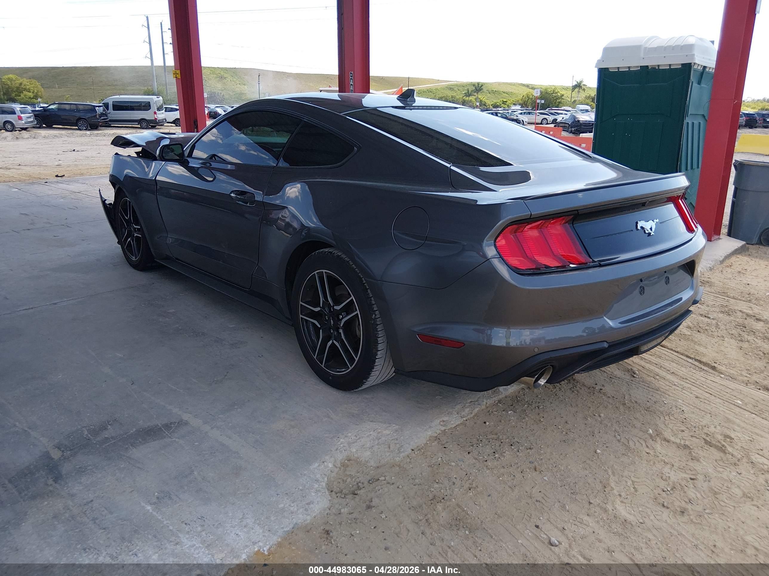 FORD MUSTANG image 3