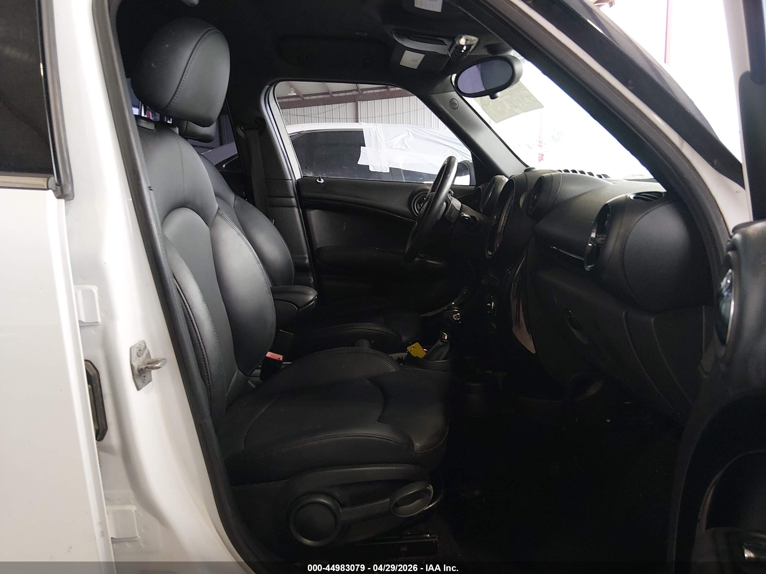 MINI COUNTRYMAN image 5