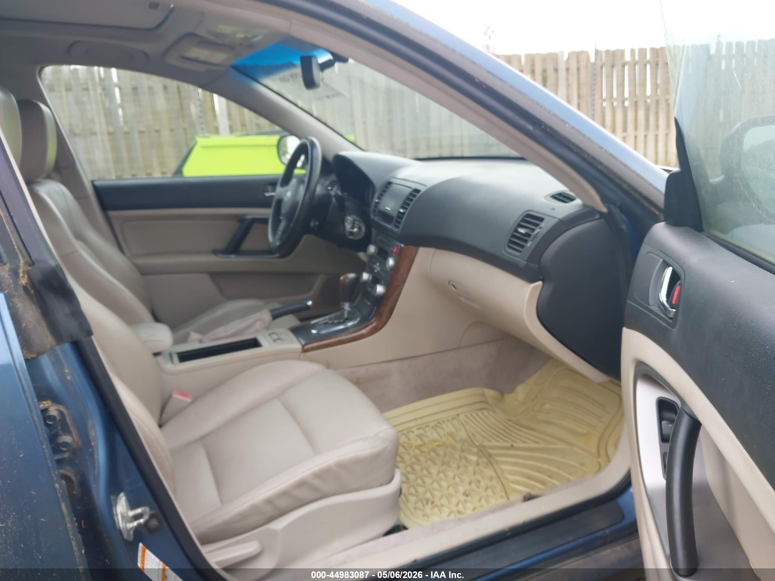 SUBARU OUTBACK image 5