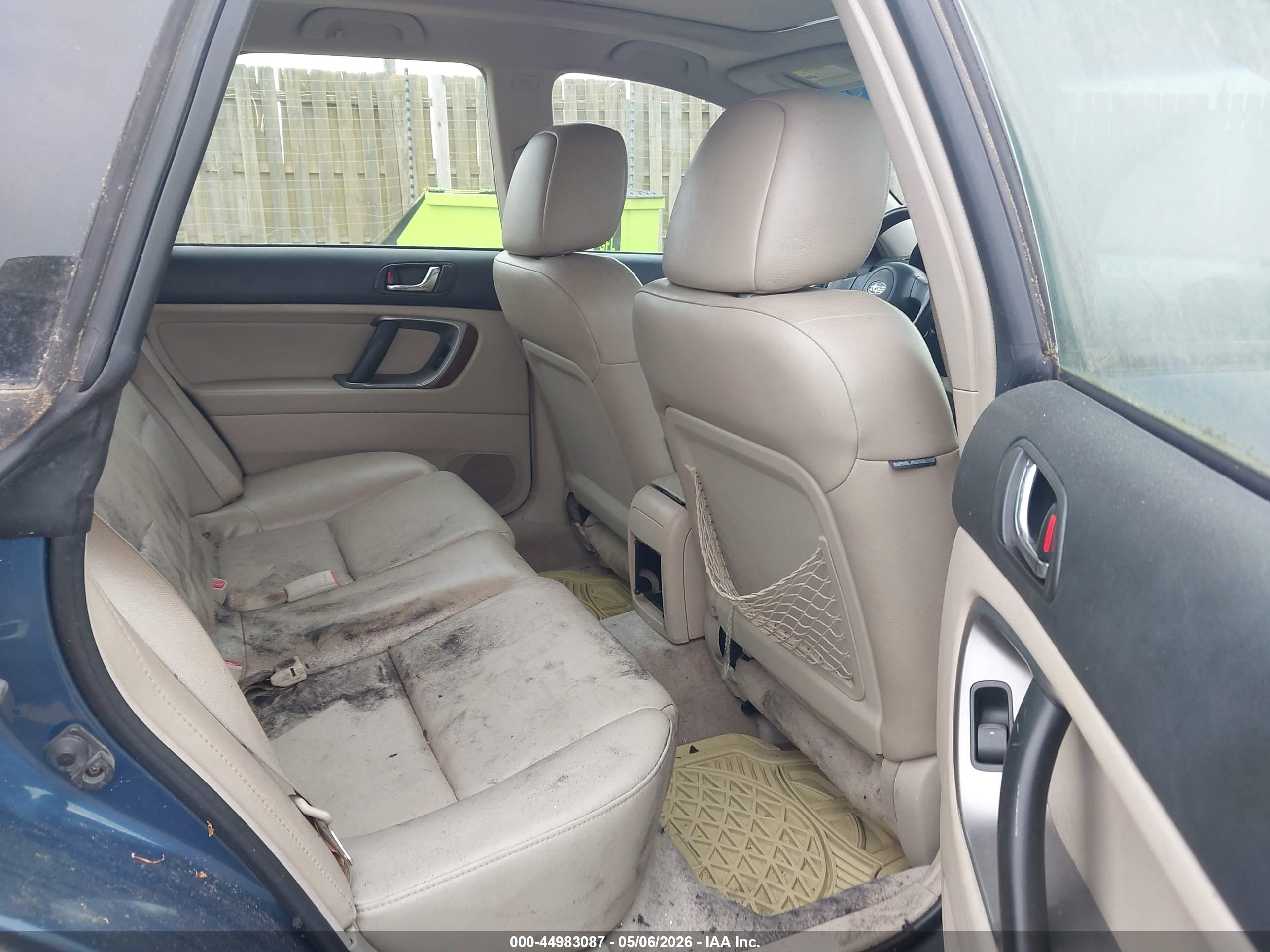 SUBARU OUTBACK image 8
