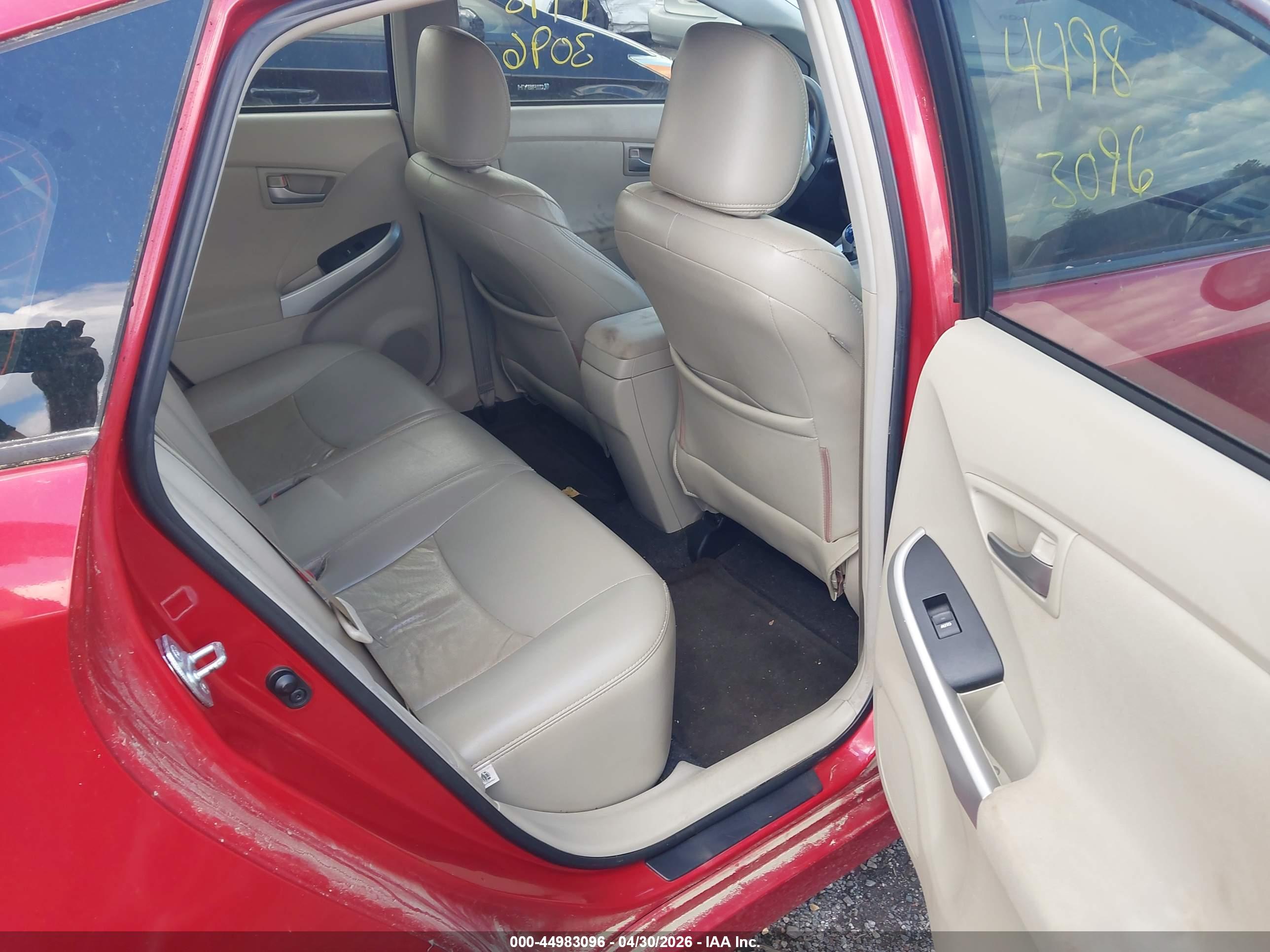 TOYOTA PRIUS image 8