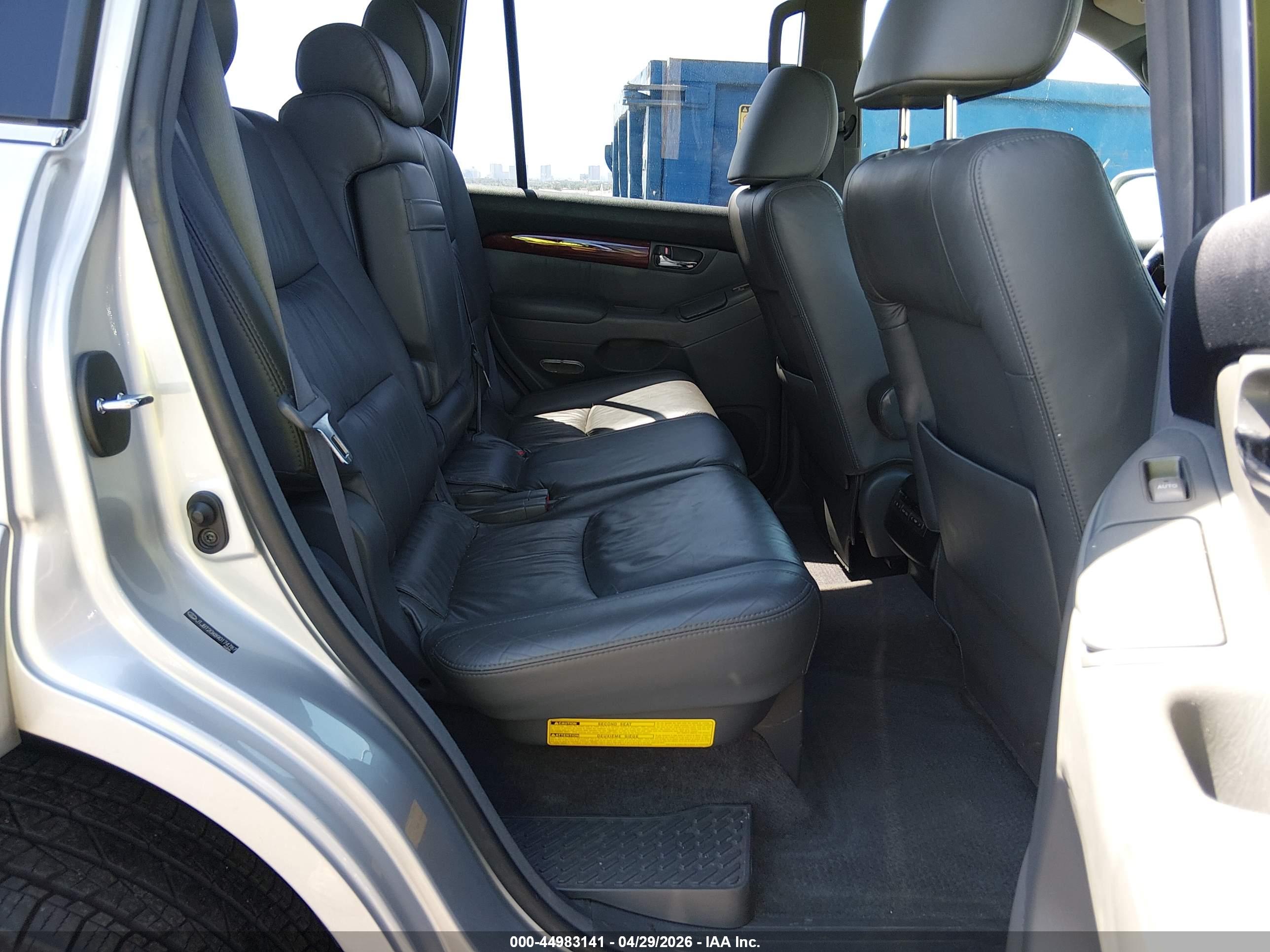 LEXUS GX image 8