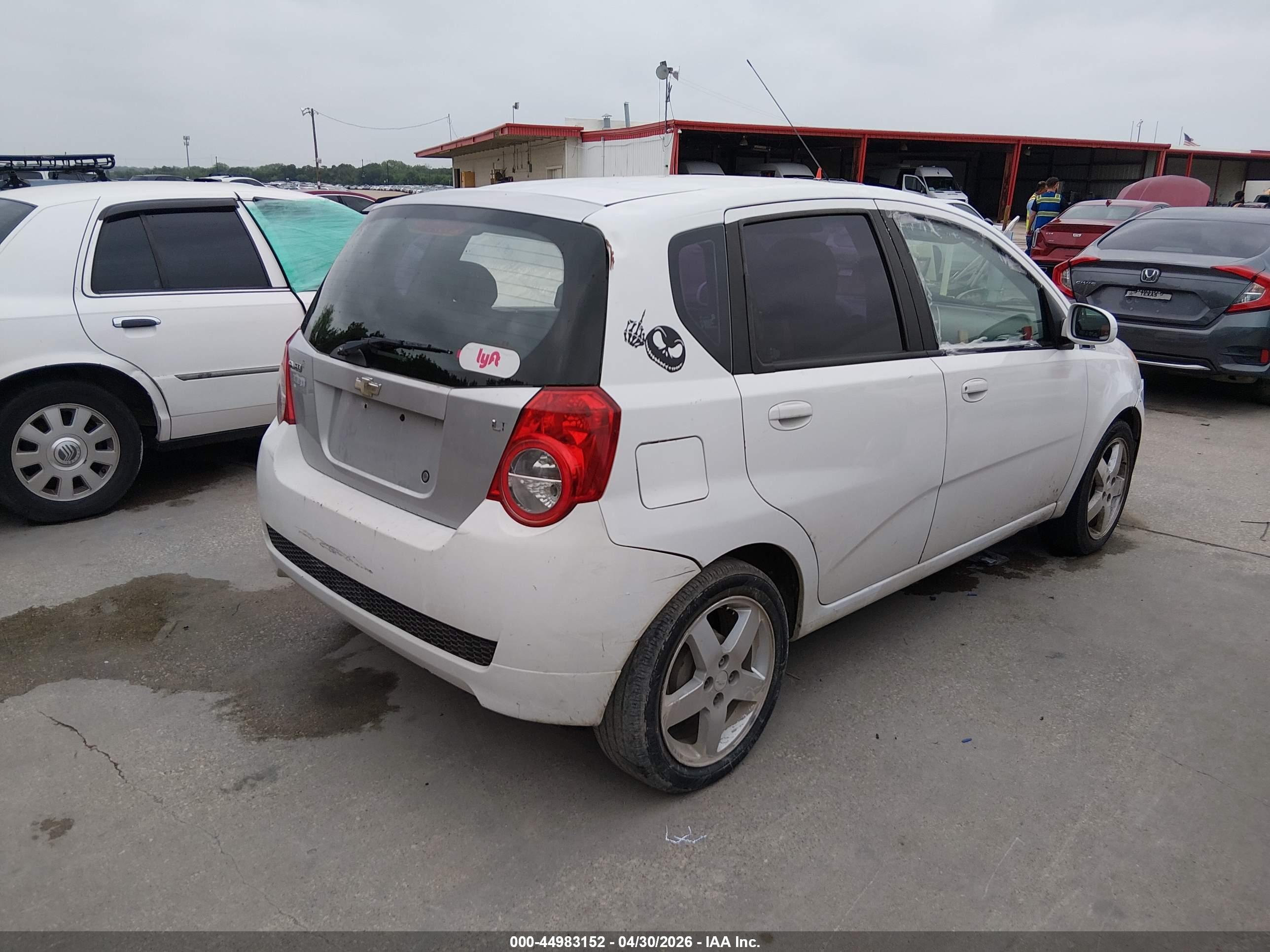CHEVROLET AVEO image 4