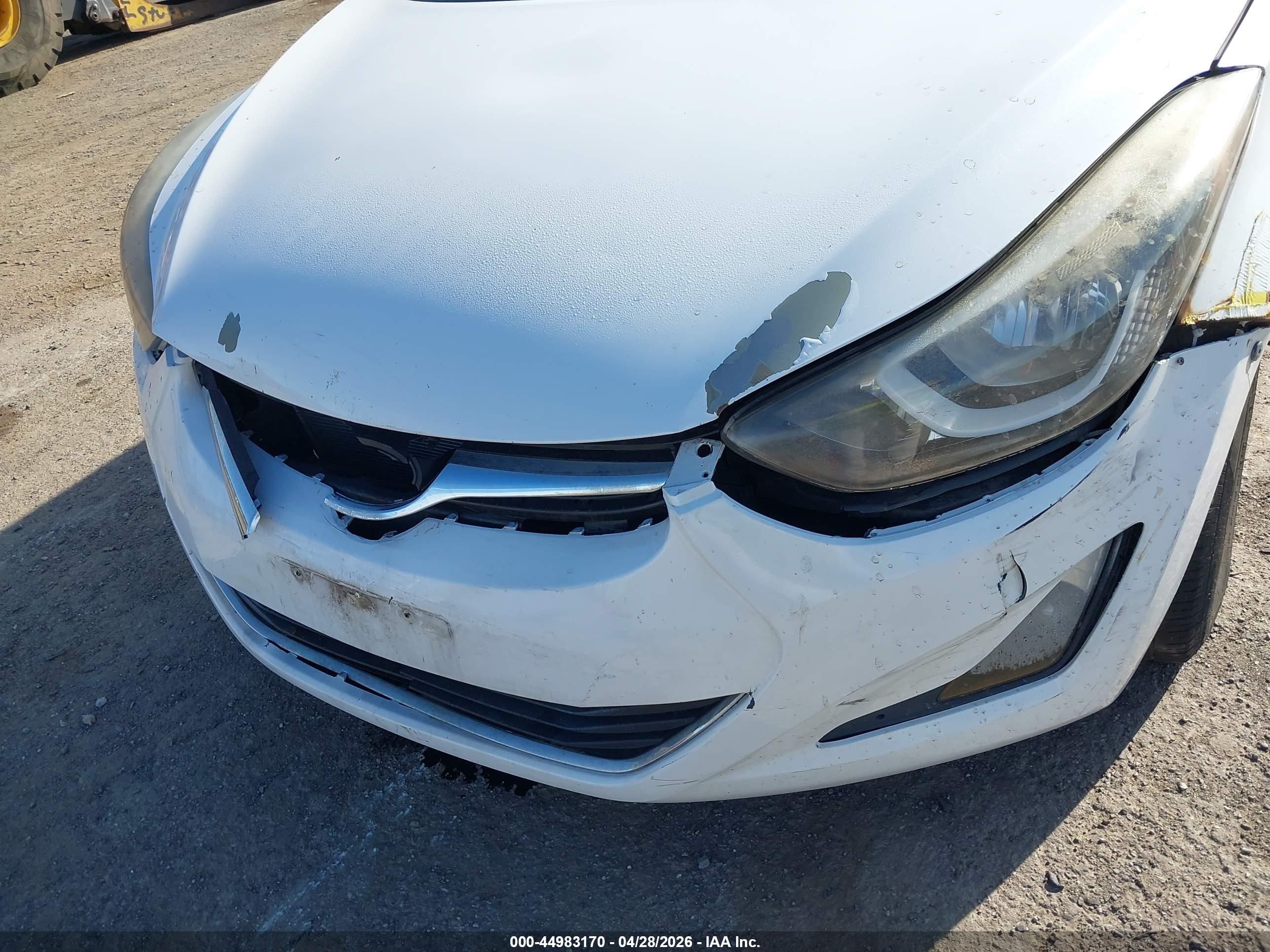 HYUNDAI ELANTRA image 6
