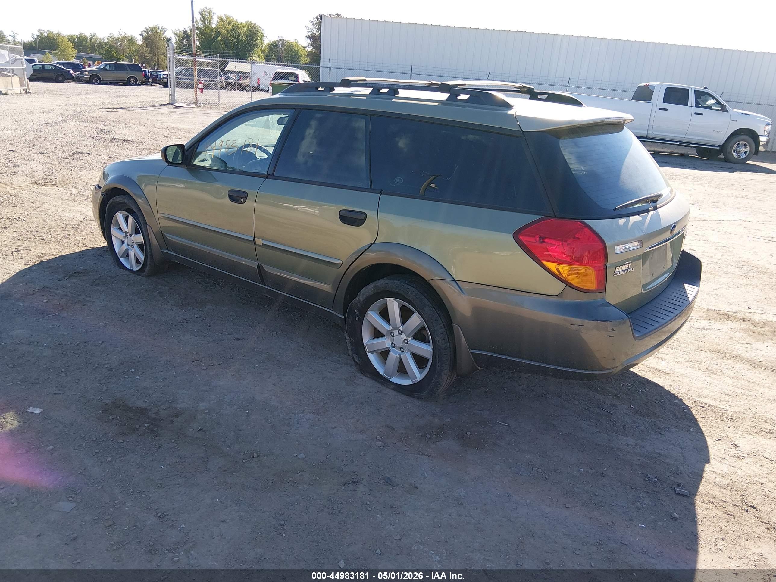 SUBARU OUTBACK image 3