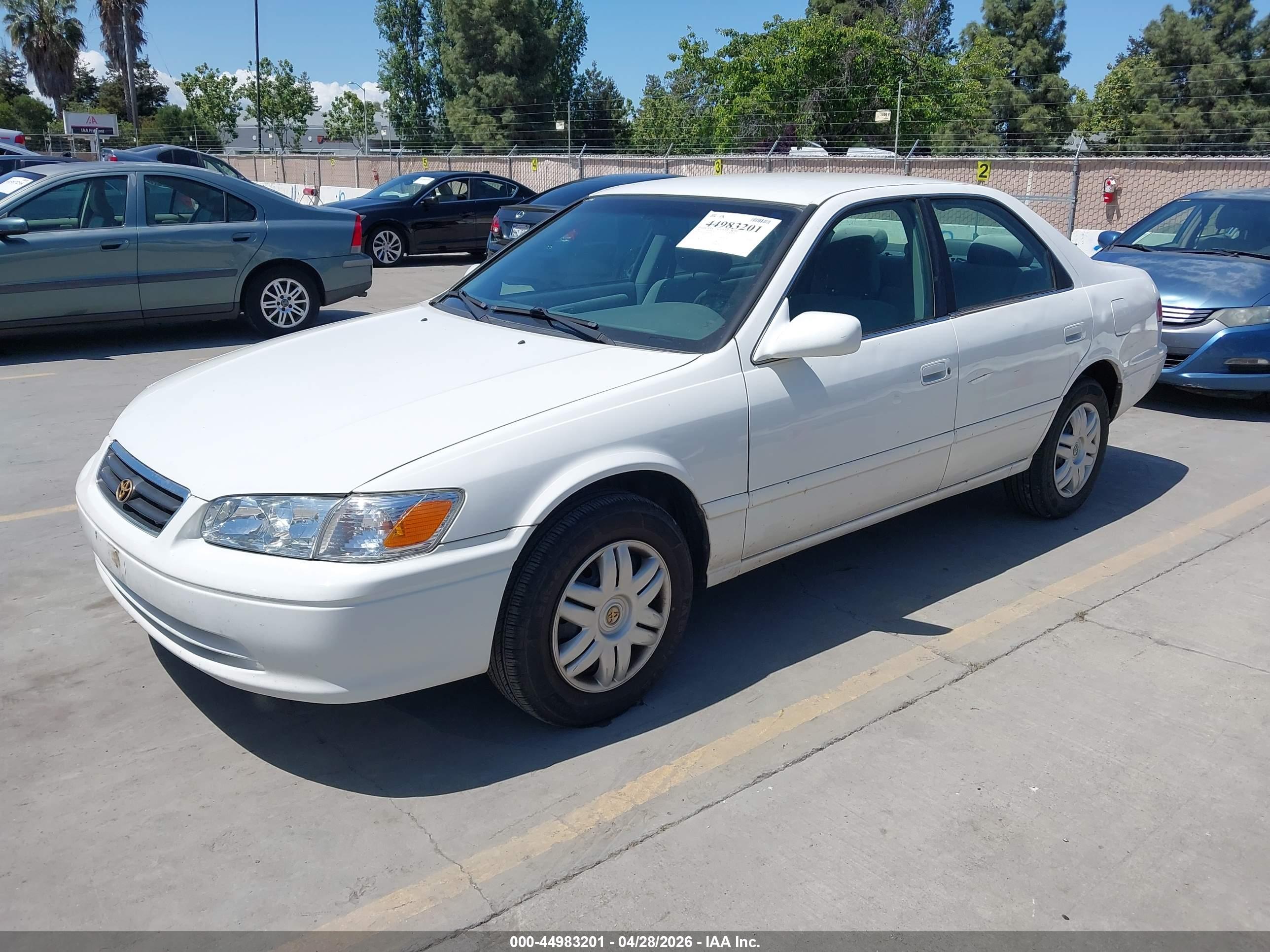 TOYOTA CAMRY image 2