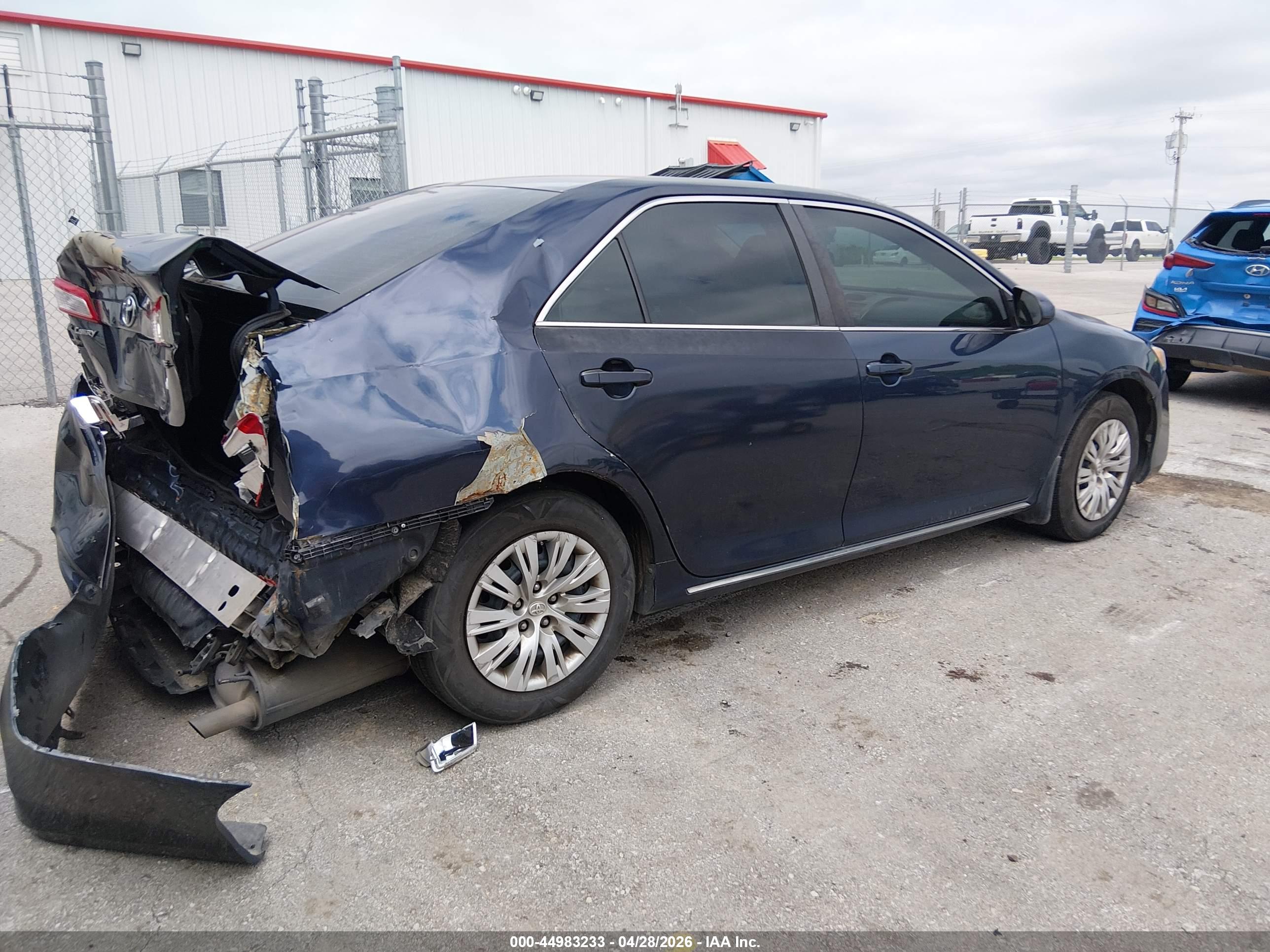 TOYOTA CAMRY image 4