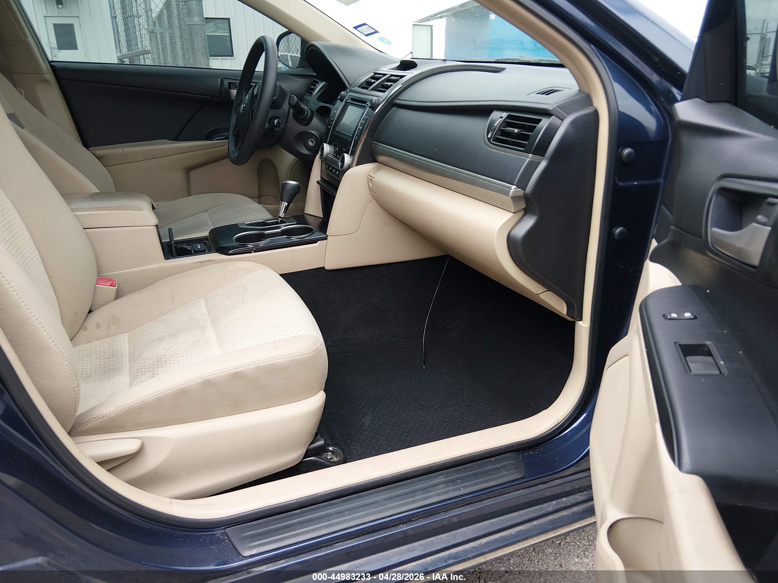 TOYOTA CAMRY image 5