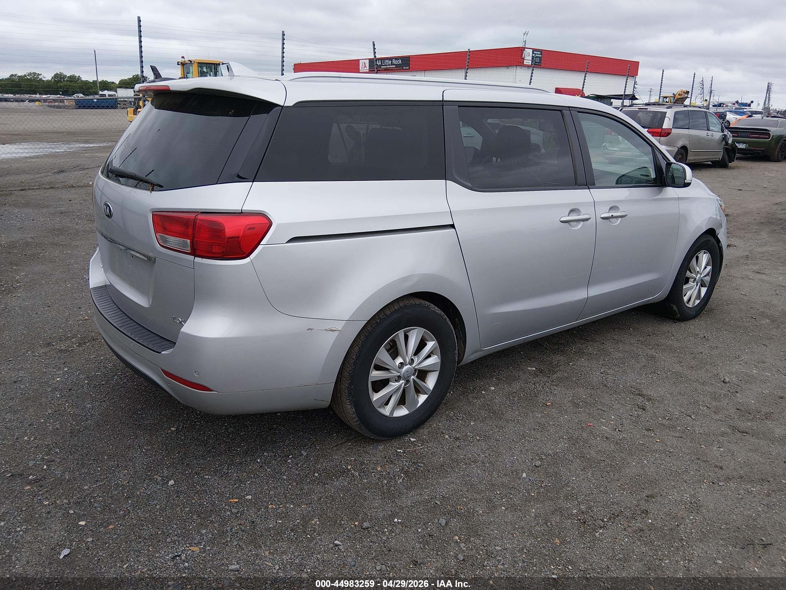 KIA SEDONA image 4