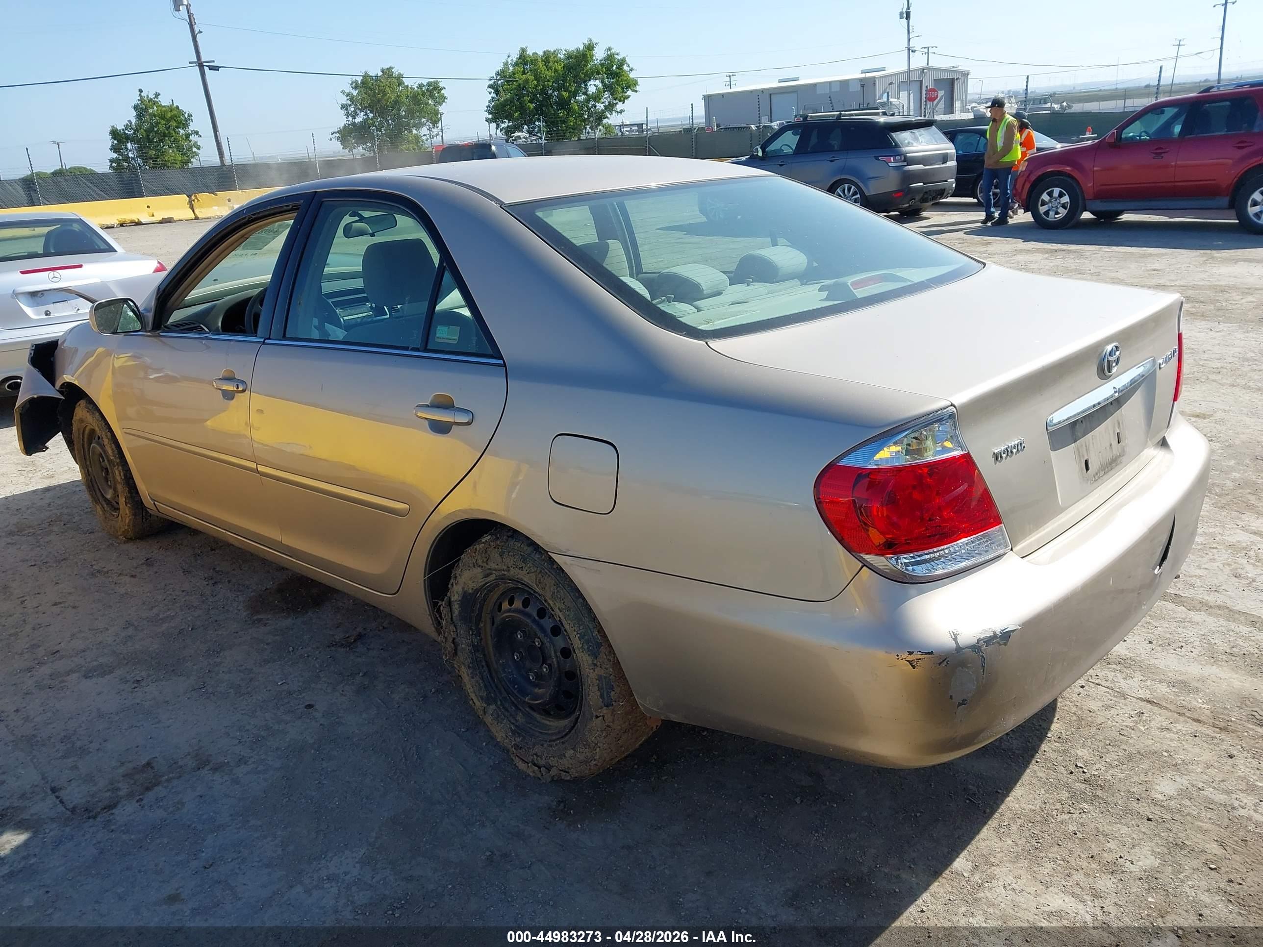 TOYOTA CAMRY image 3