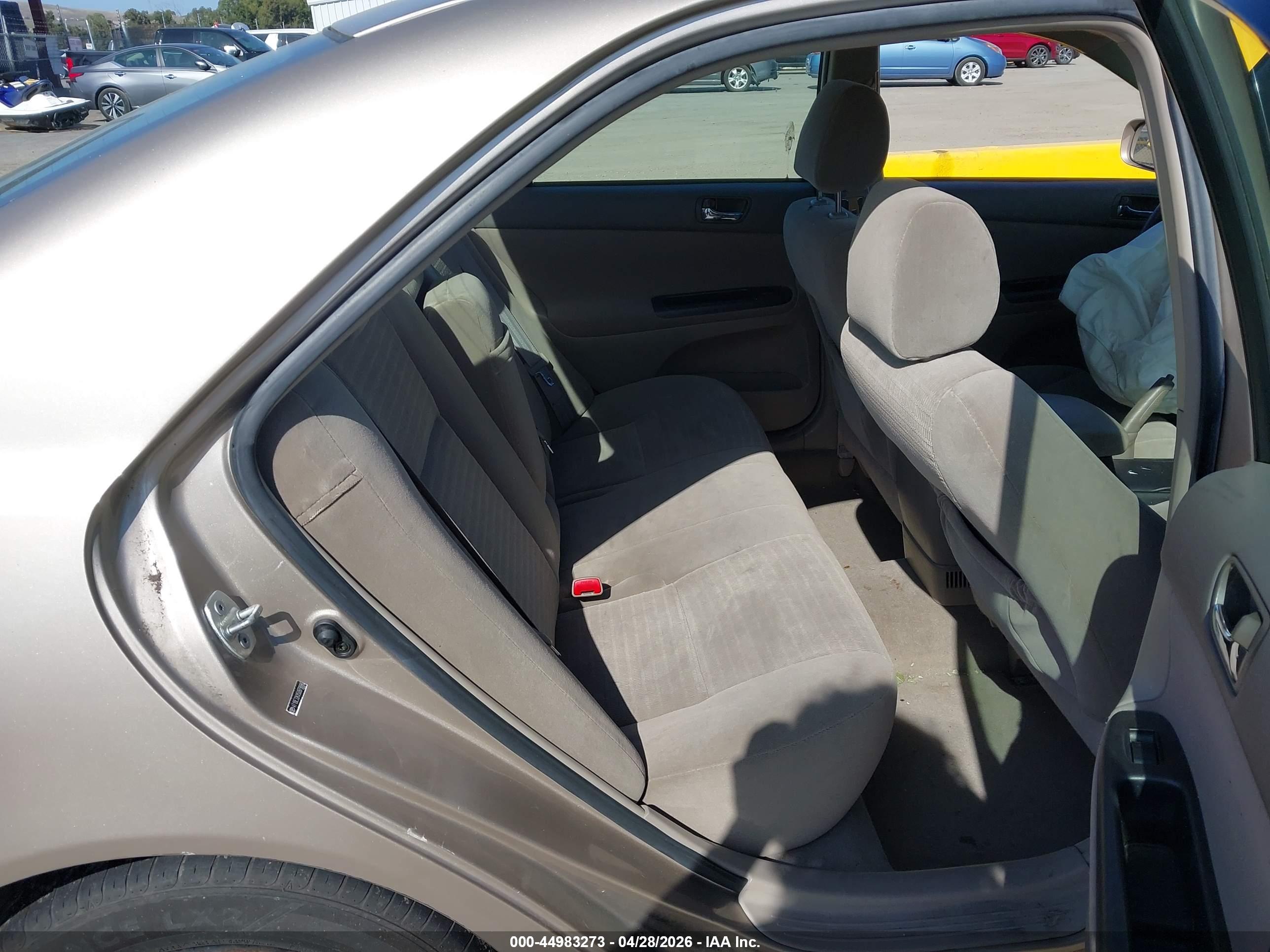TOYOTA CAMRY image 8