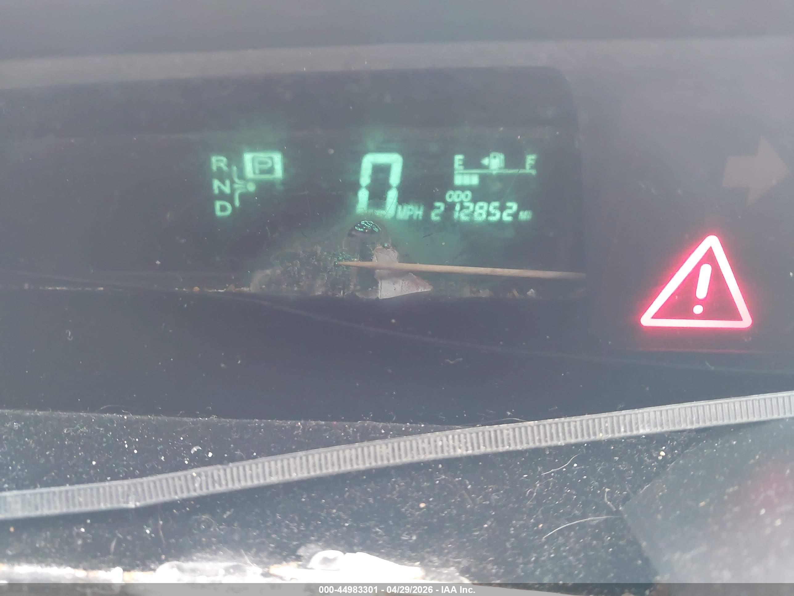 TOYOTA PRIUS image 7