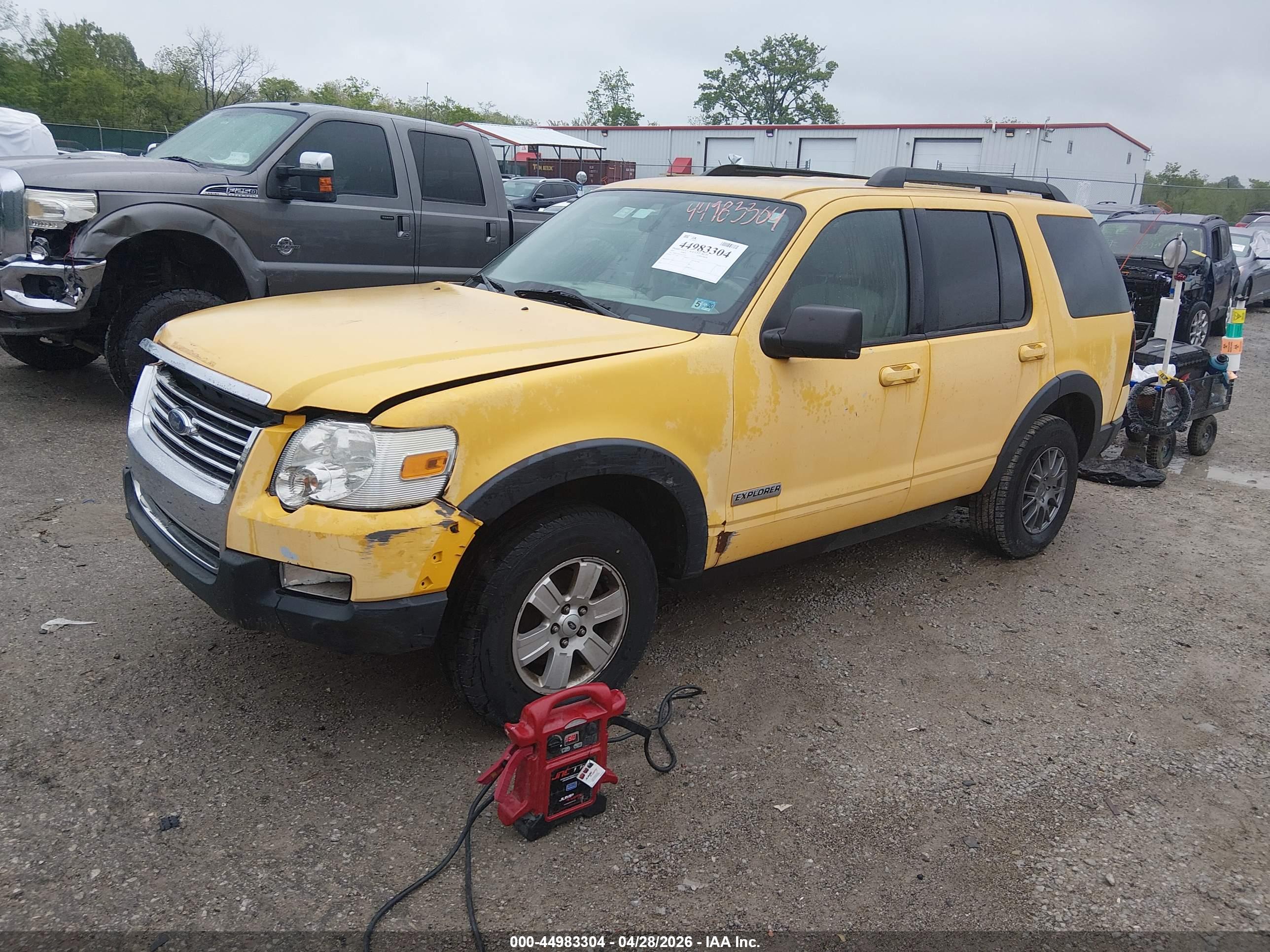 FORD EXPLORER image 2