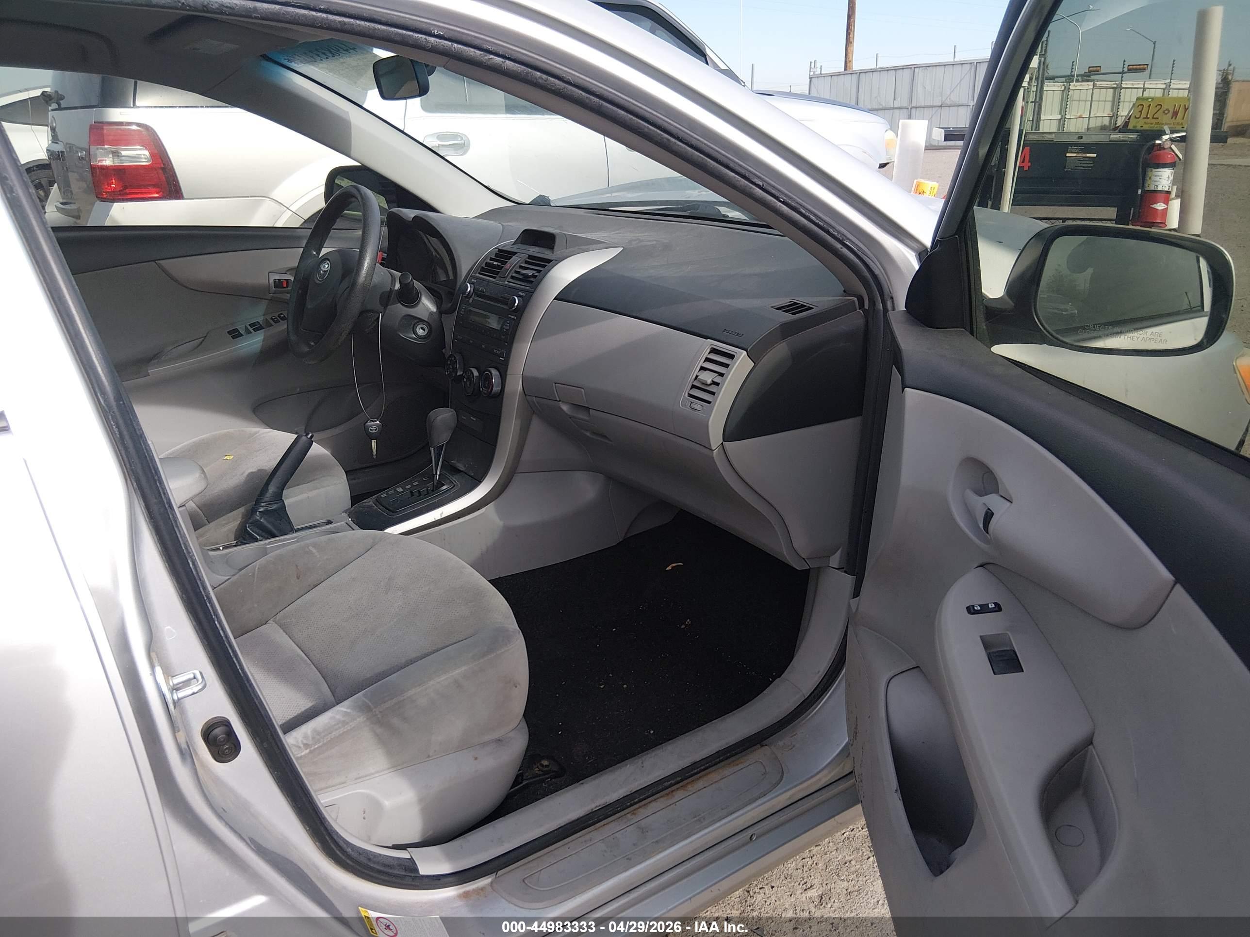 TOYOTA COROLLA image 5