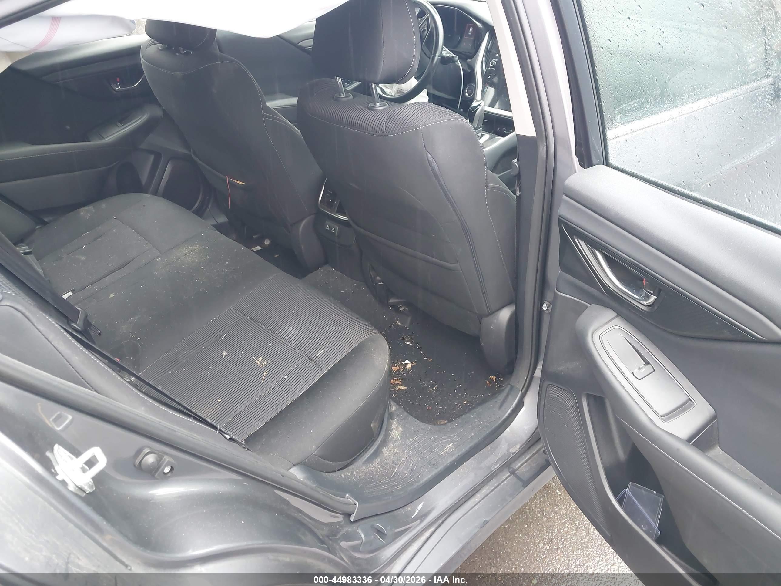 SUBARU LEGACY image 8