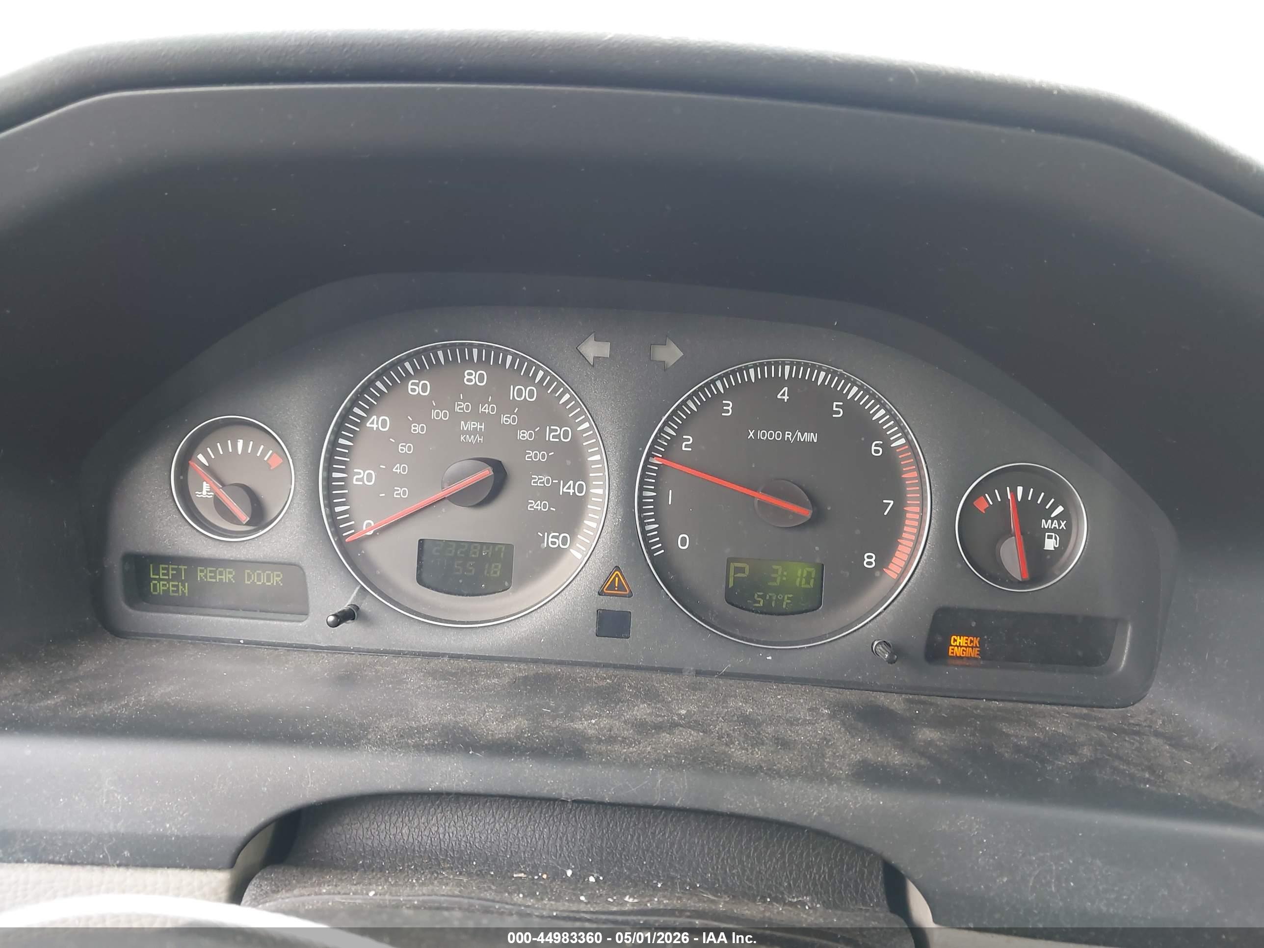 VOLVO S60 image 7