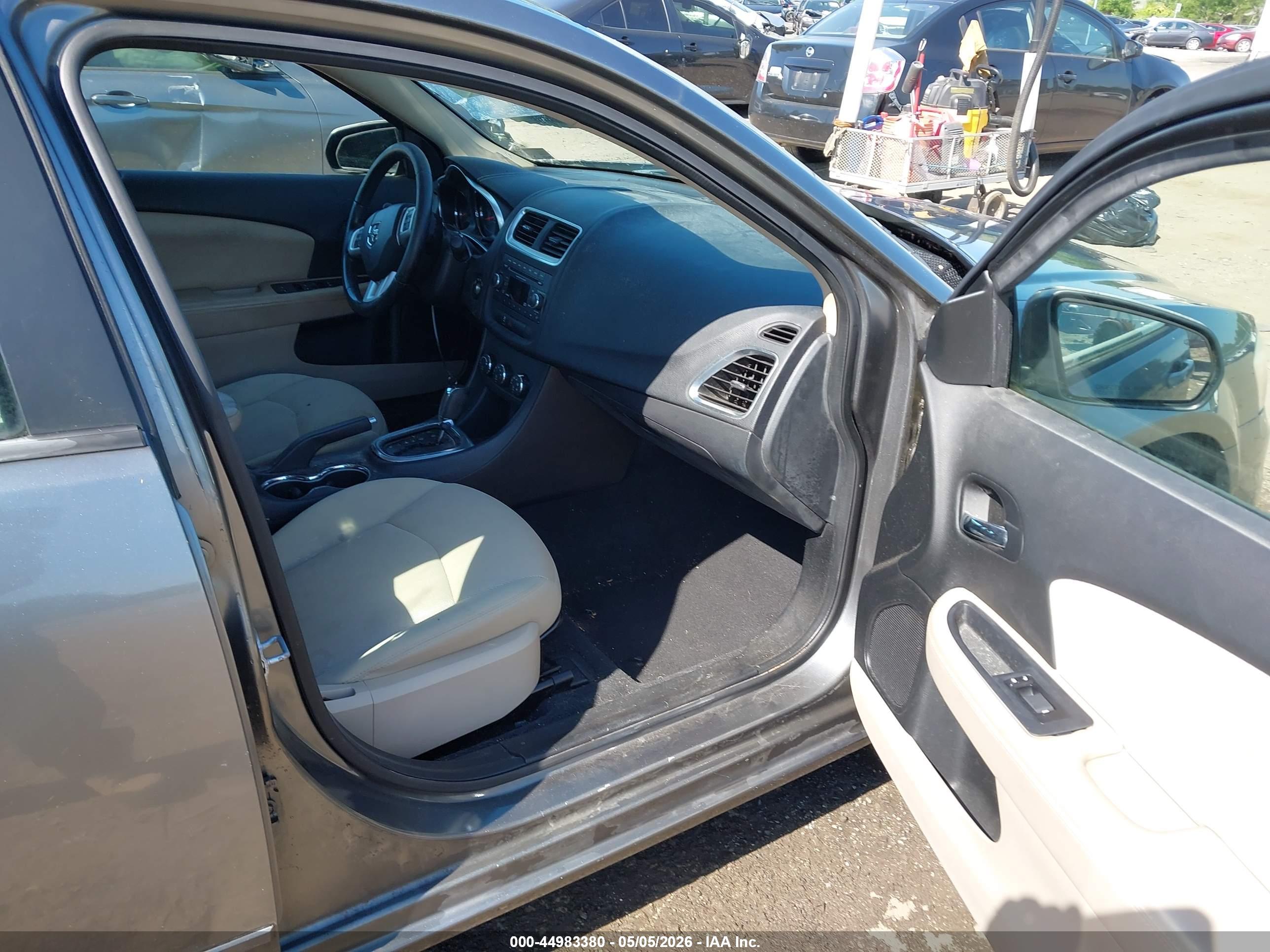 DODGE AVENGER image 5