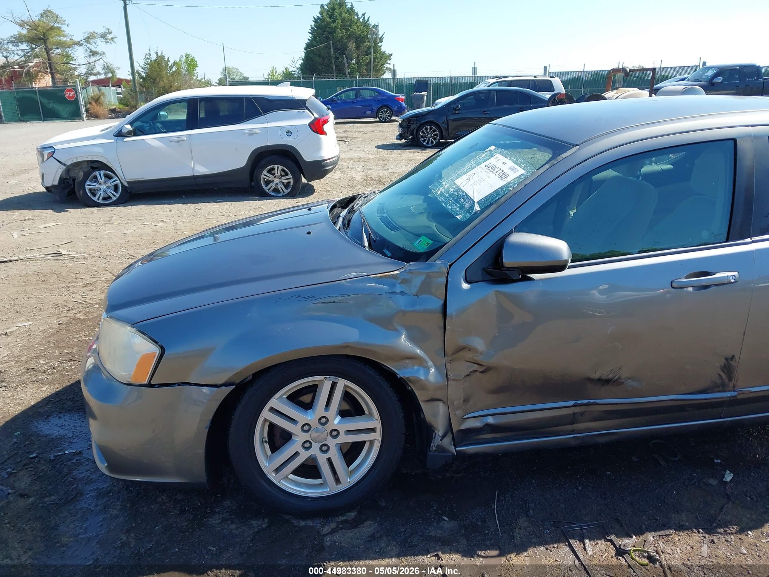 DODGE AVENGER image 6