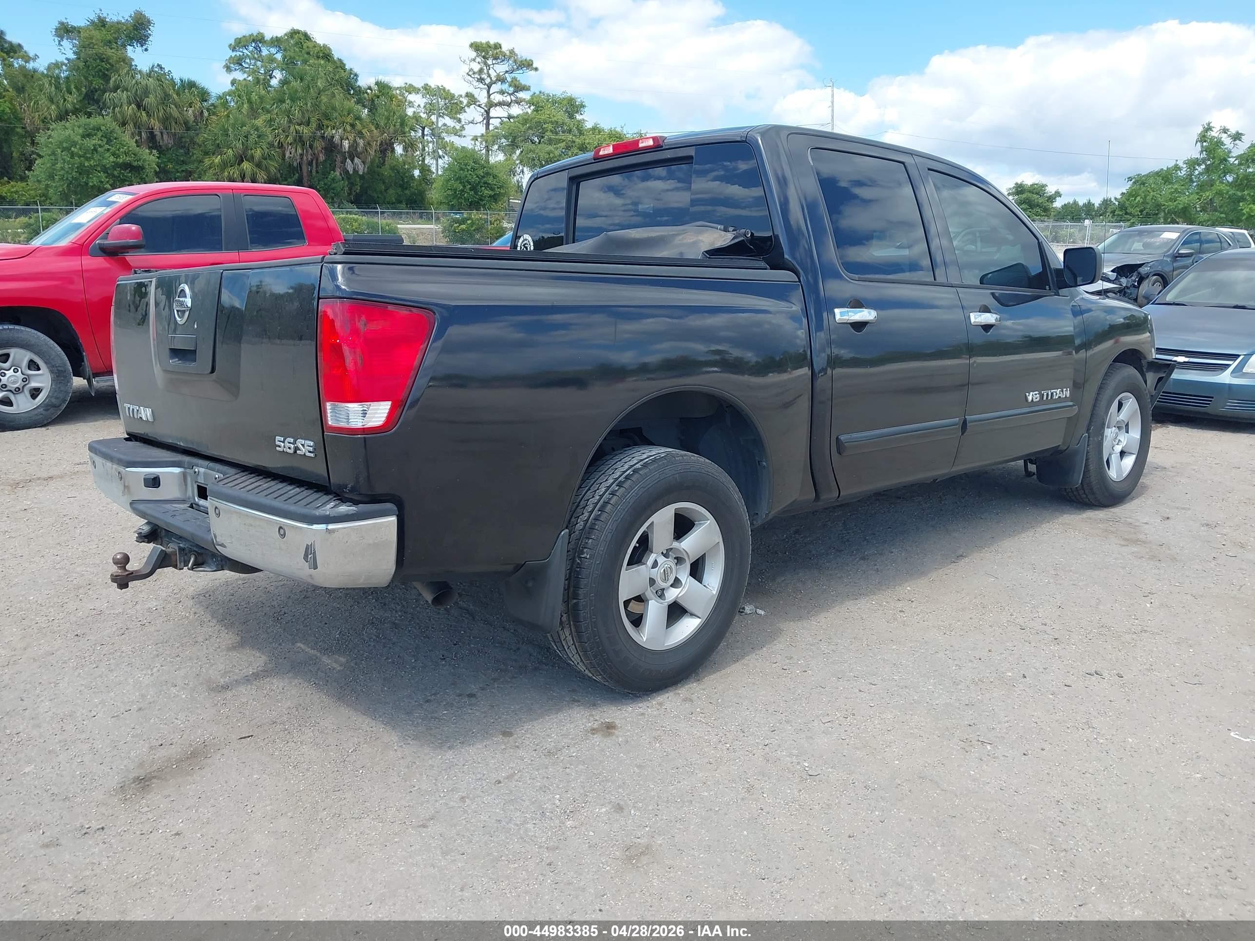 NISSAN TITAN image 4