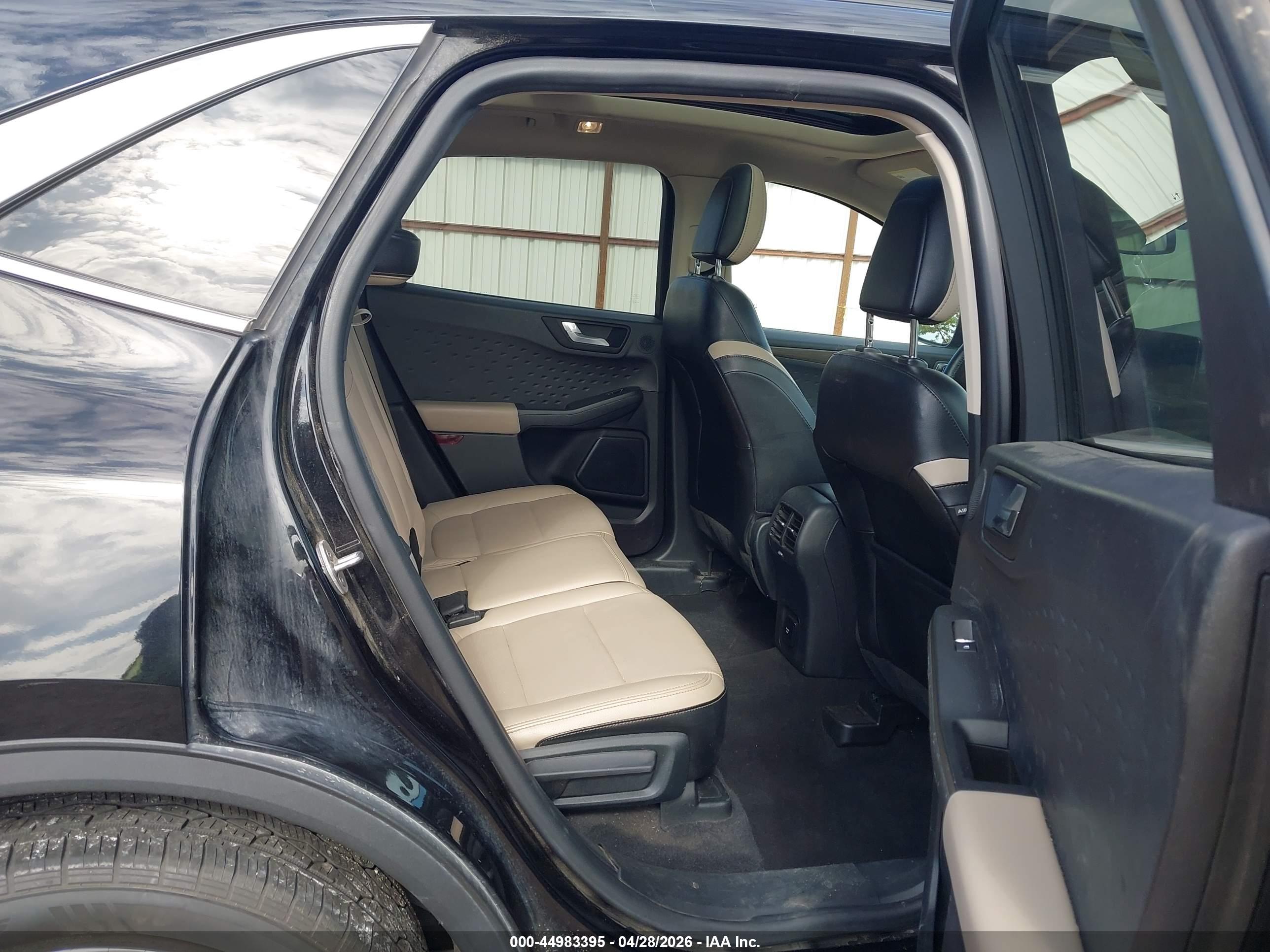 FORD ESCAPE image 8