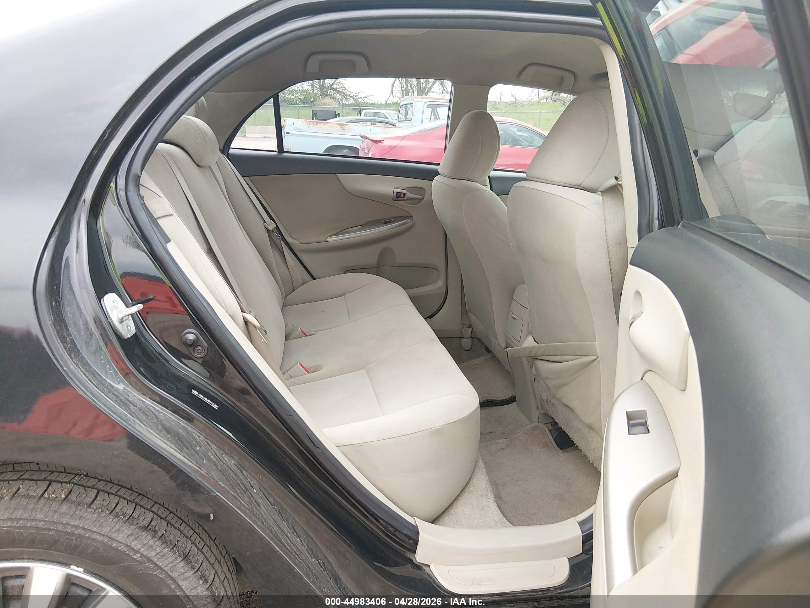 TOYOTA COROLLA image 8