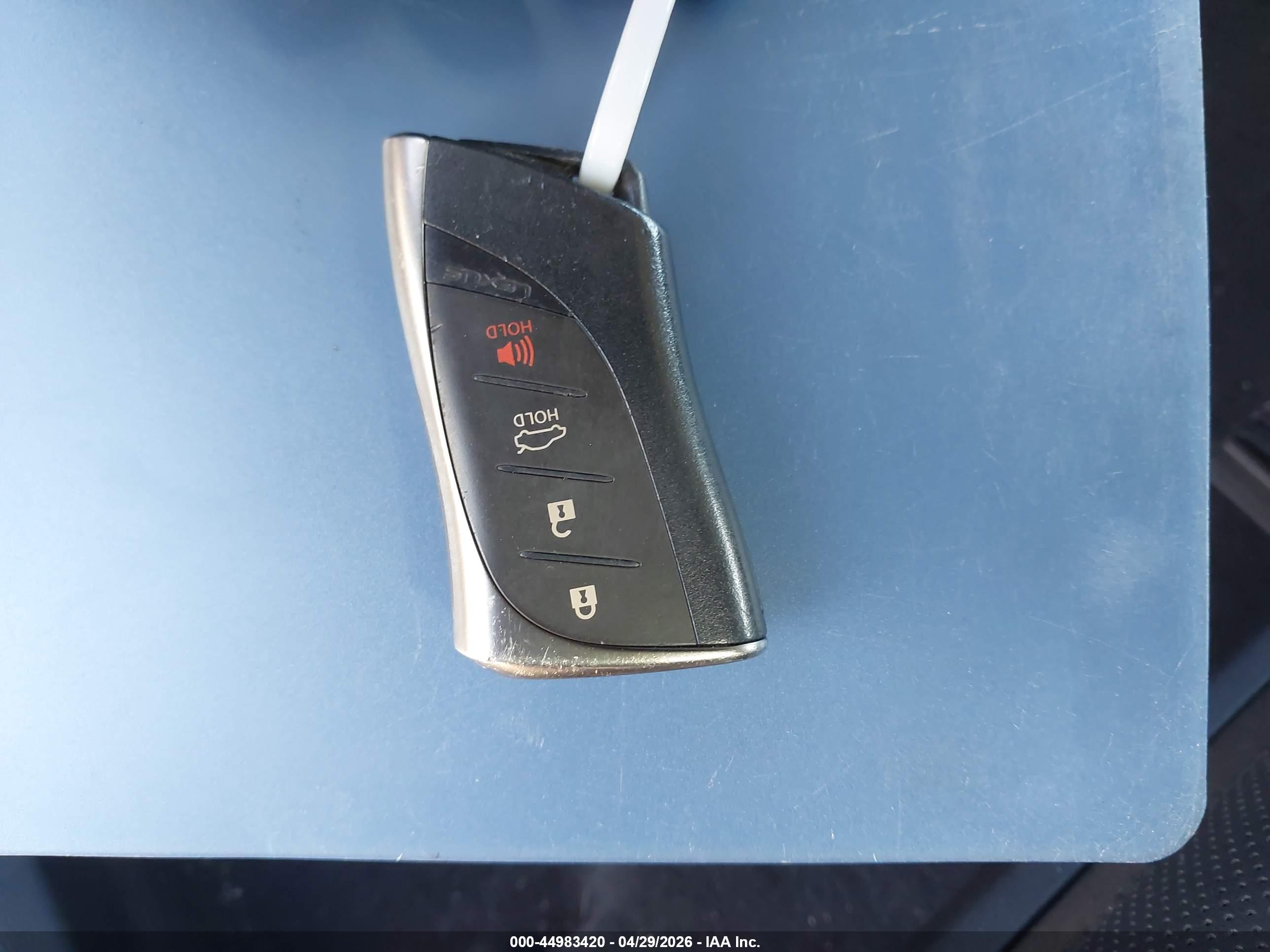 LEXUS ES image 11