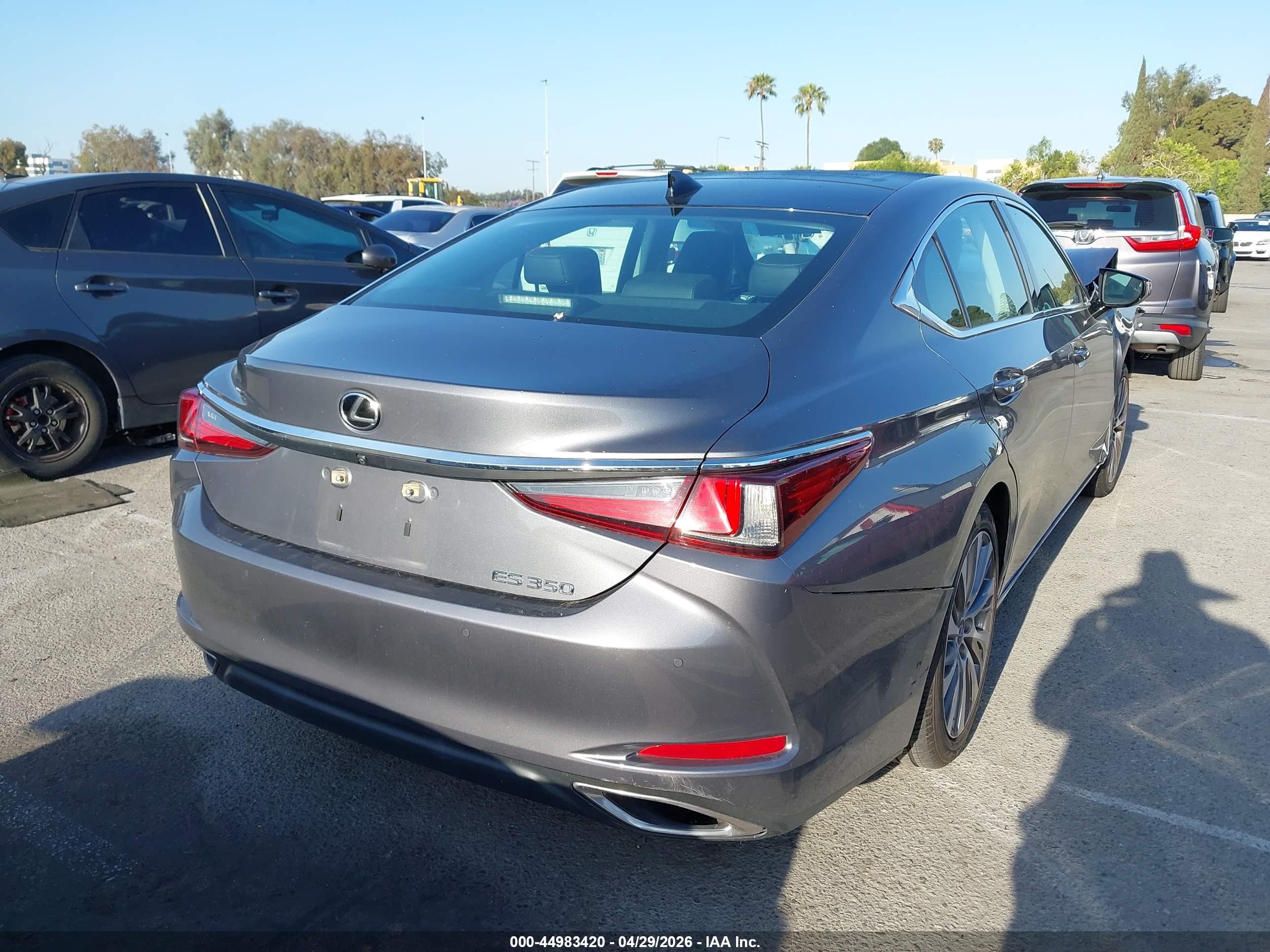 LEXUS ES image 4