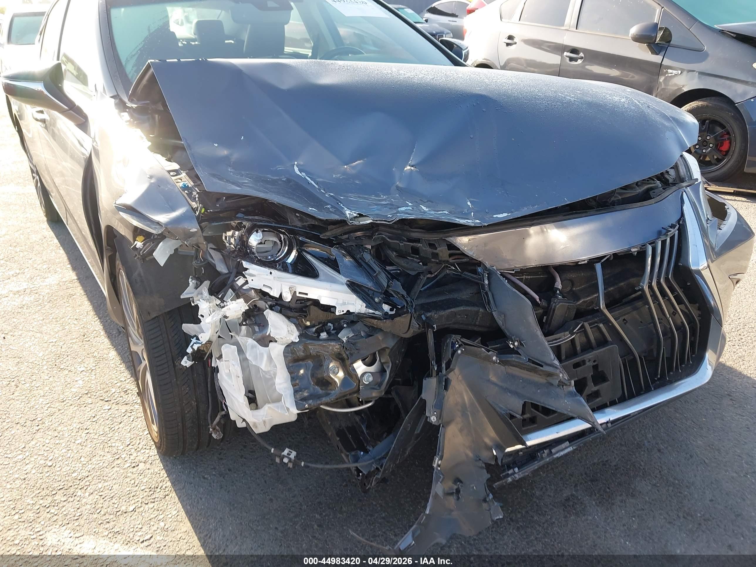 LEXUS ES image 6
