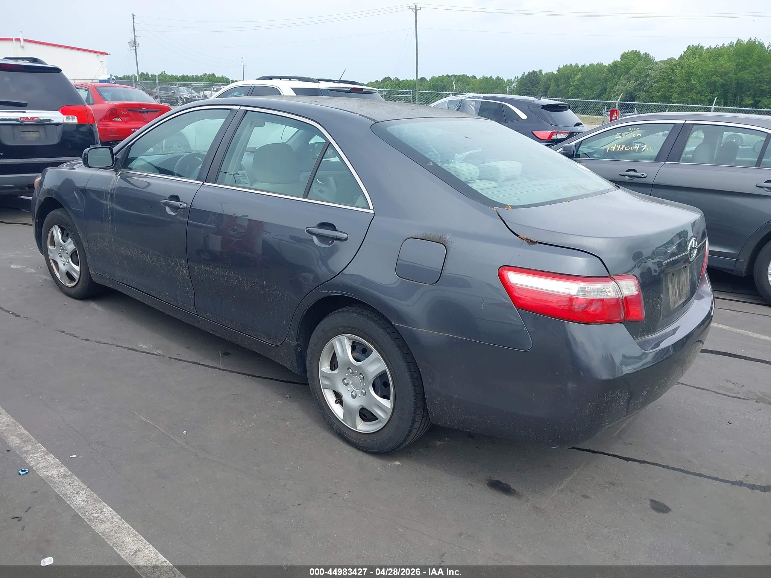 TOYOTA CAMRY image 3