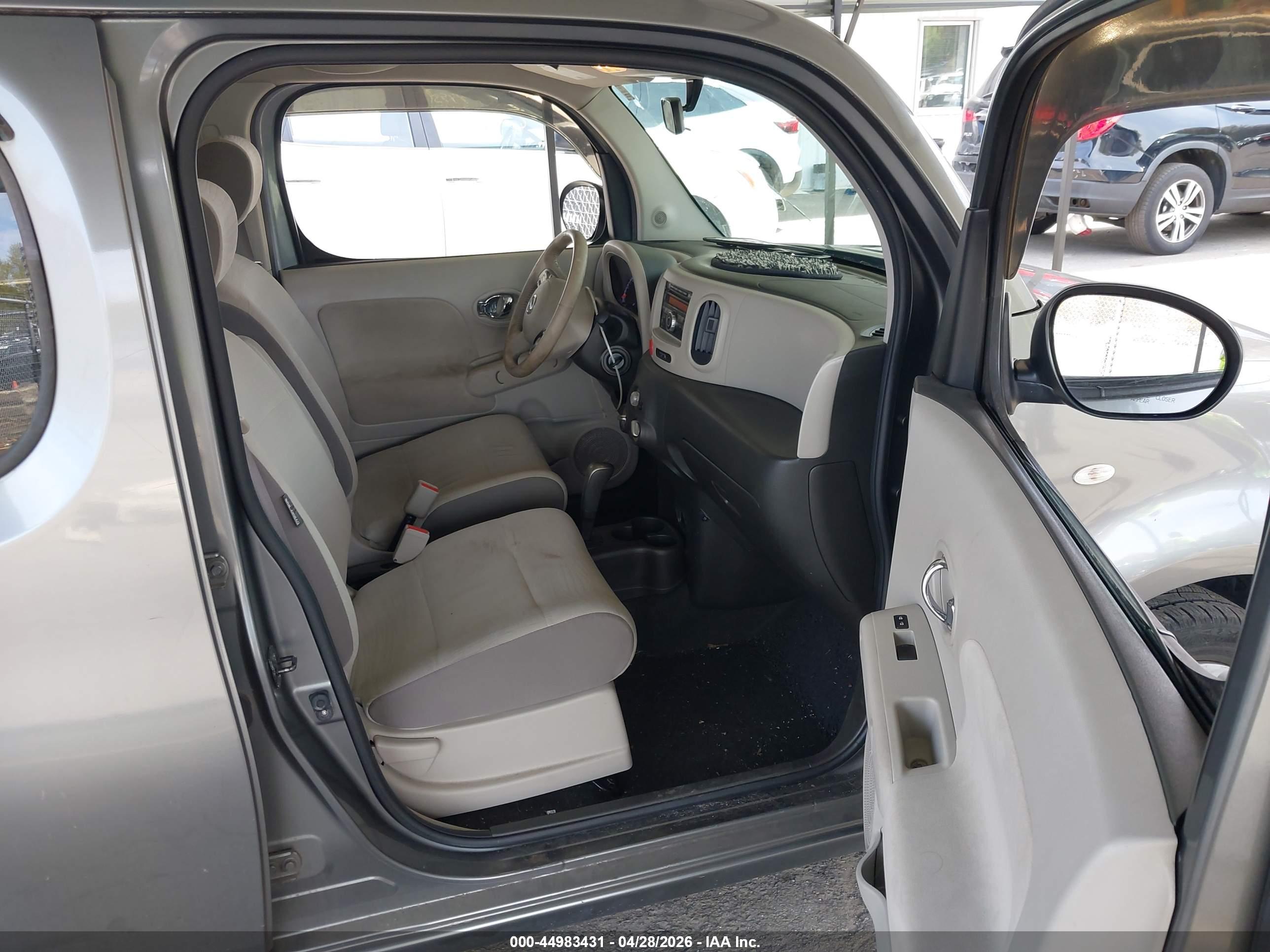 NISSAN CUBE image 5