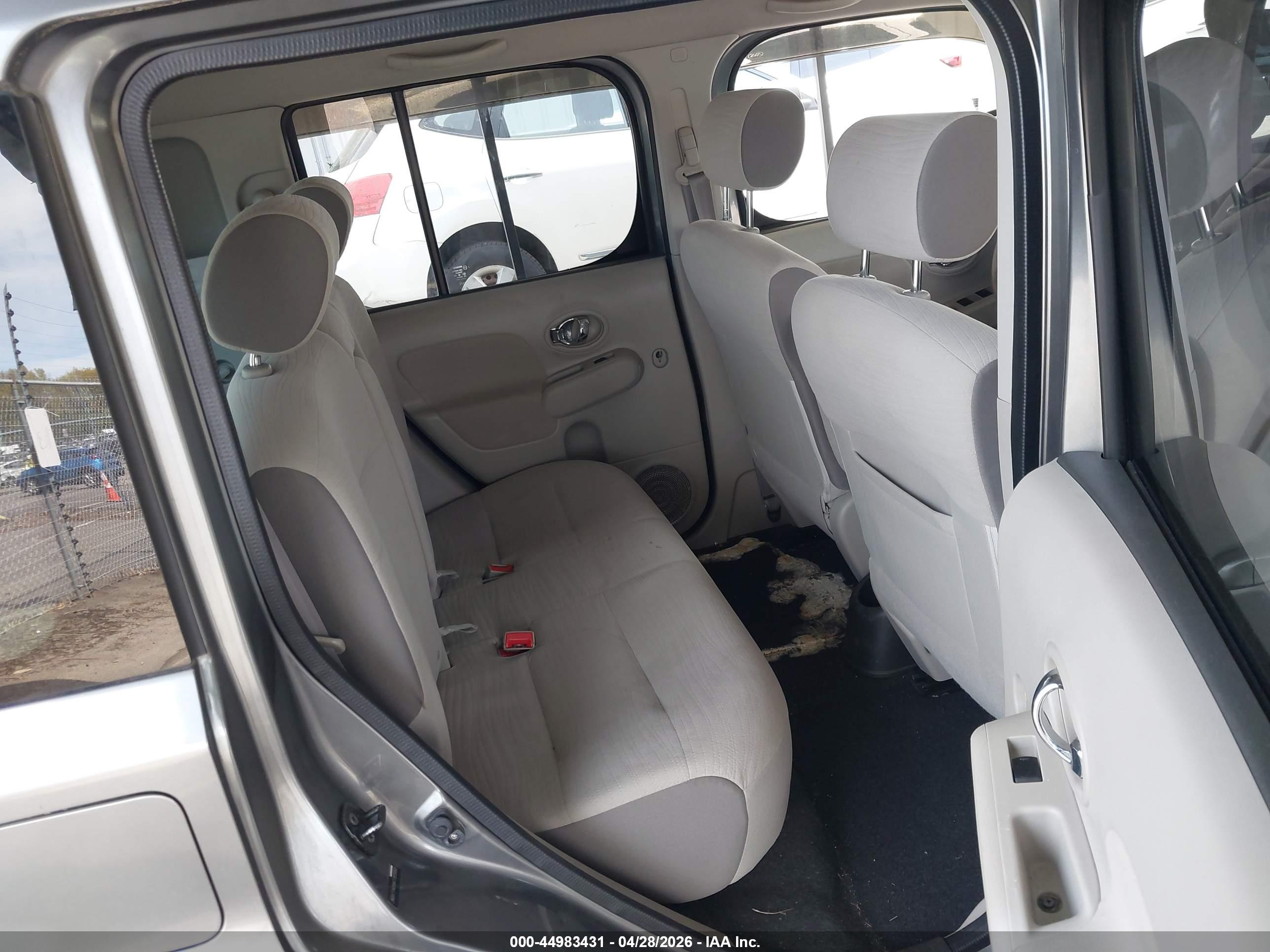 NISSAN CUBE image 8