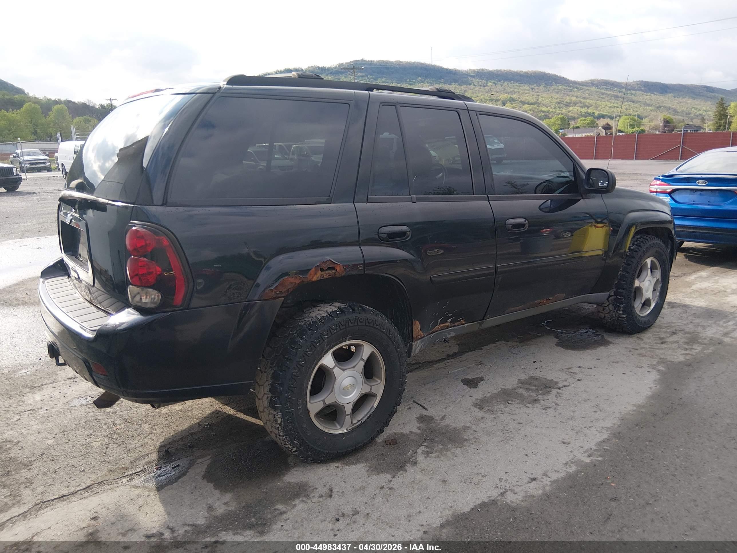 CHEVROLET TRAILBLAZER image 4