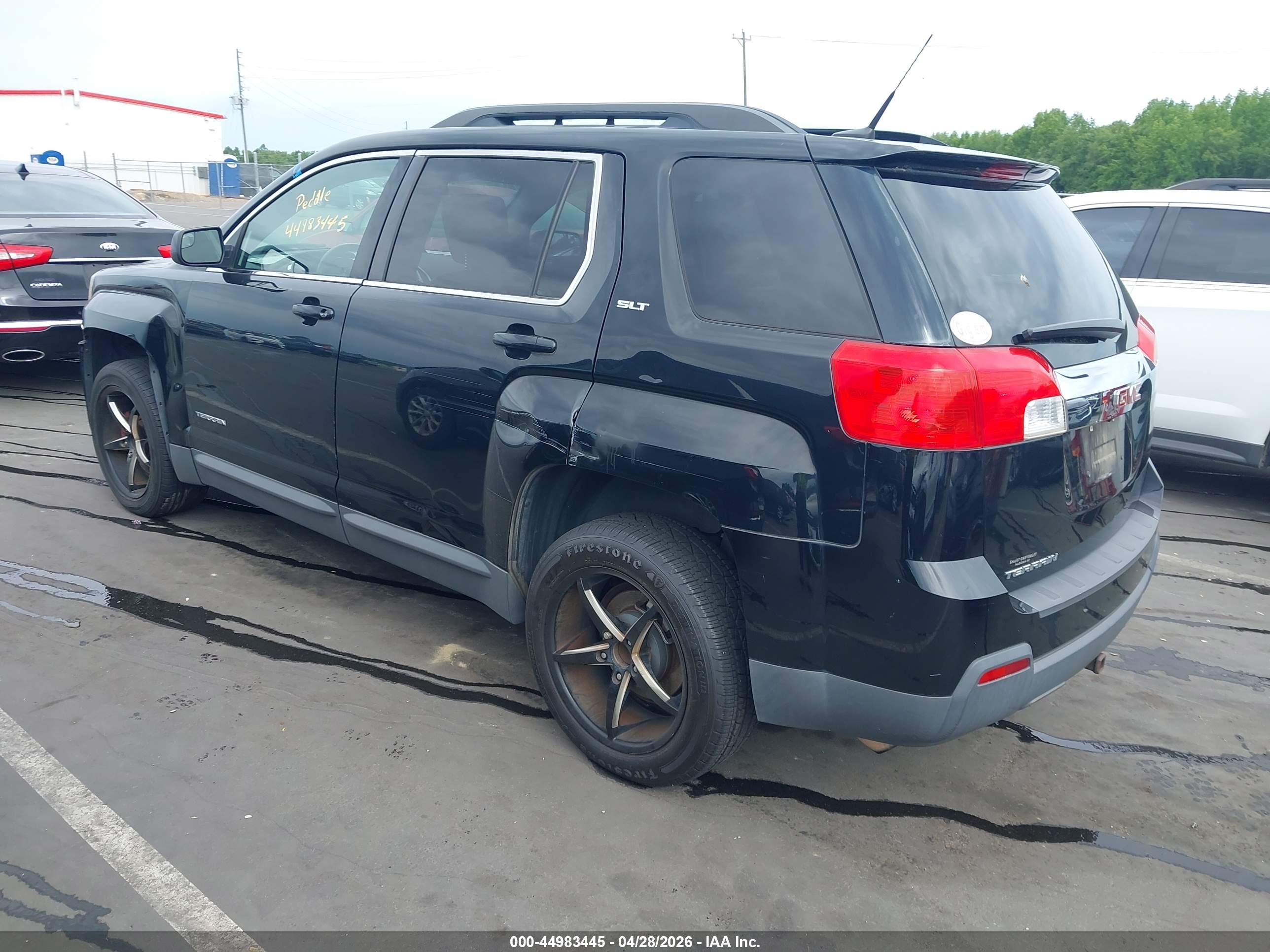 GMC TERRAIN image 3