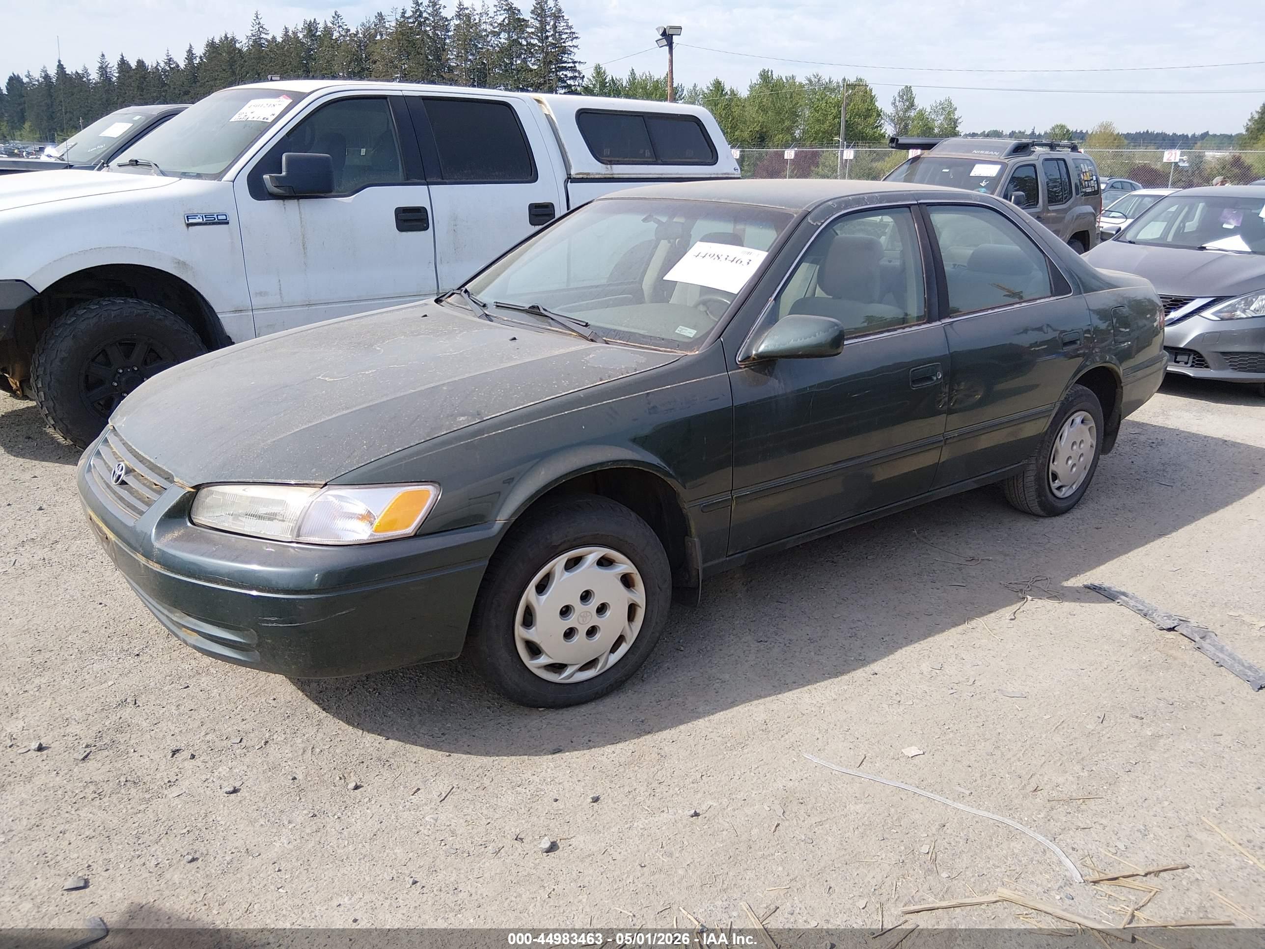 TOYOTA CAMRY image 2