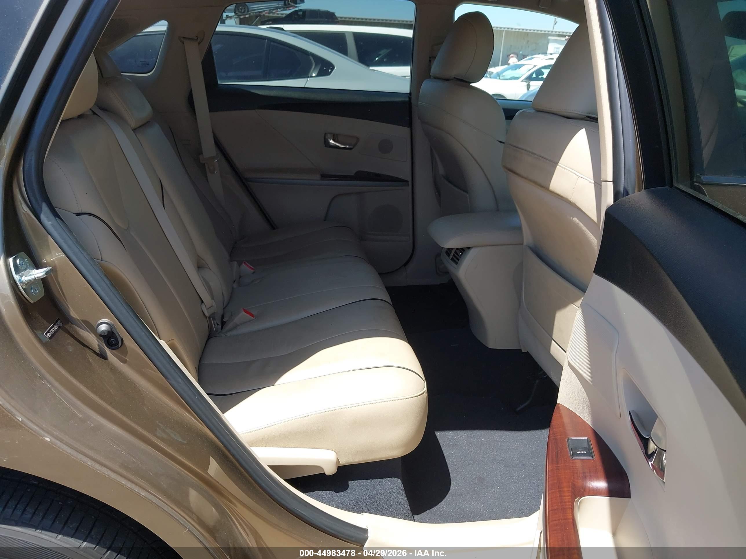 TOYOTA VENZA image 8