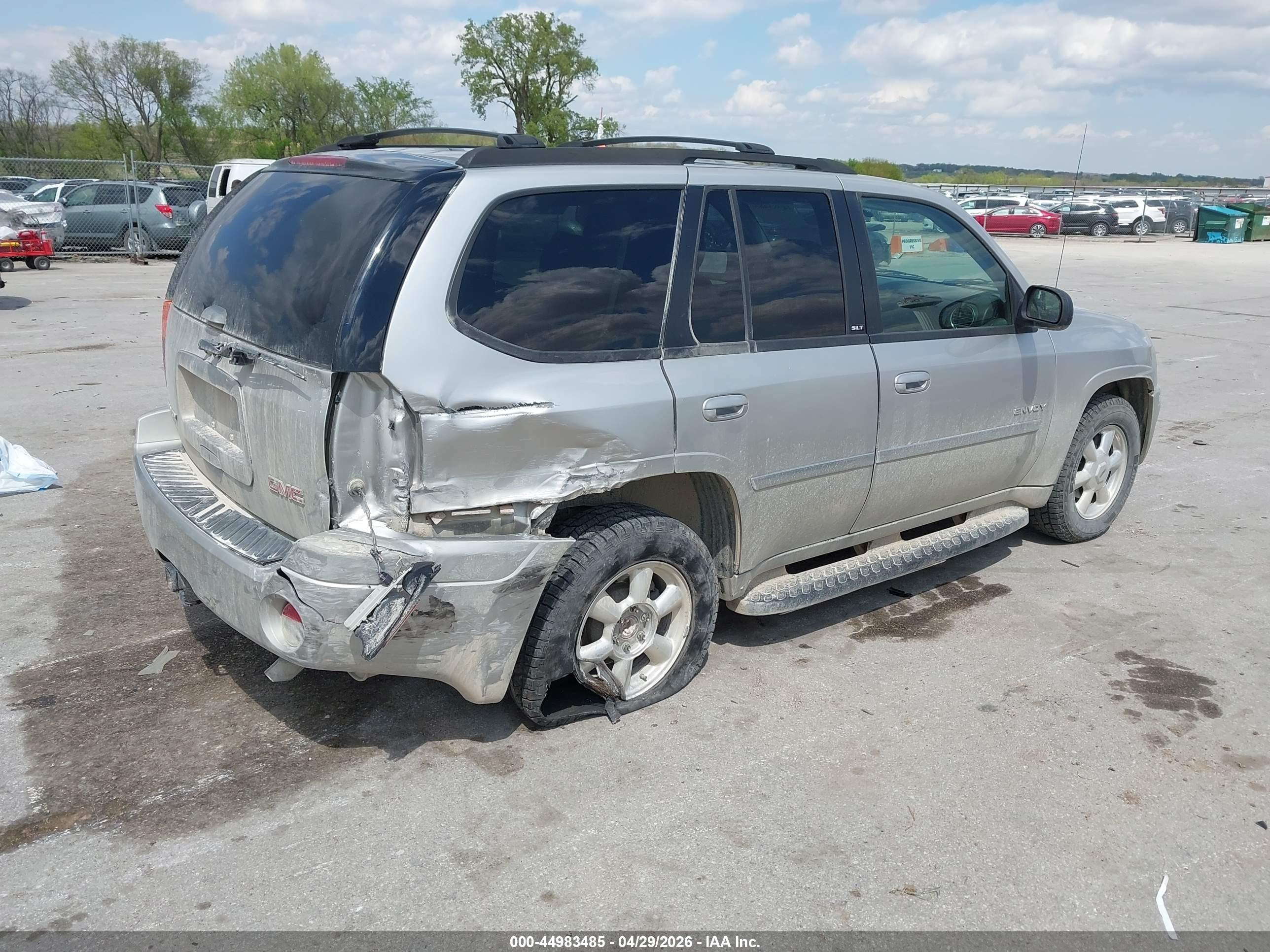 GMC ENVOY image 4