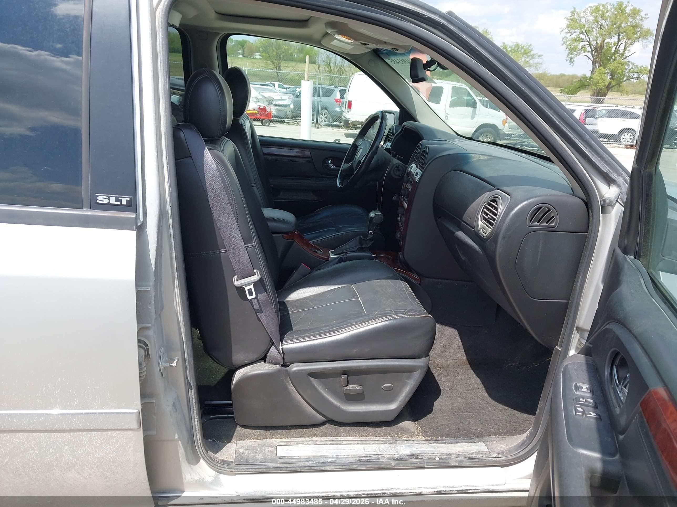 GMC ENVOY image 5
