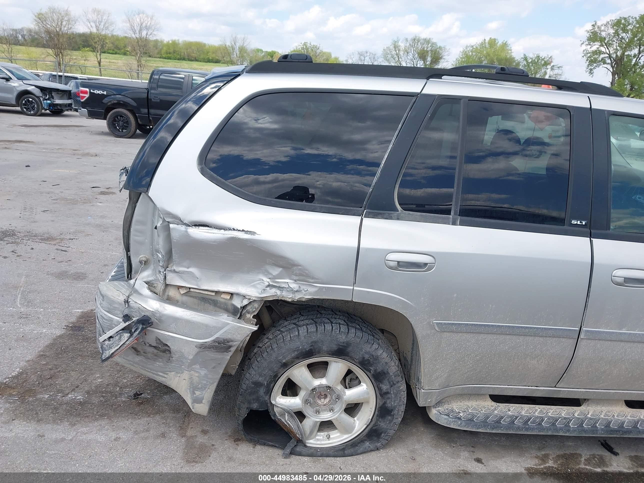 GMC ENVOY image 6
