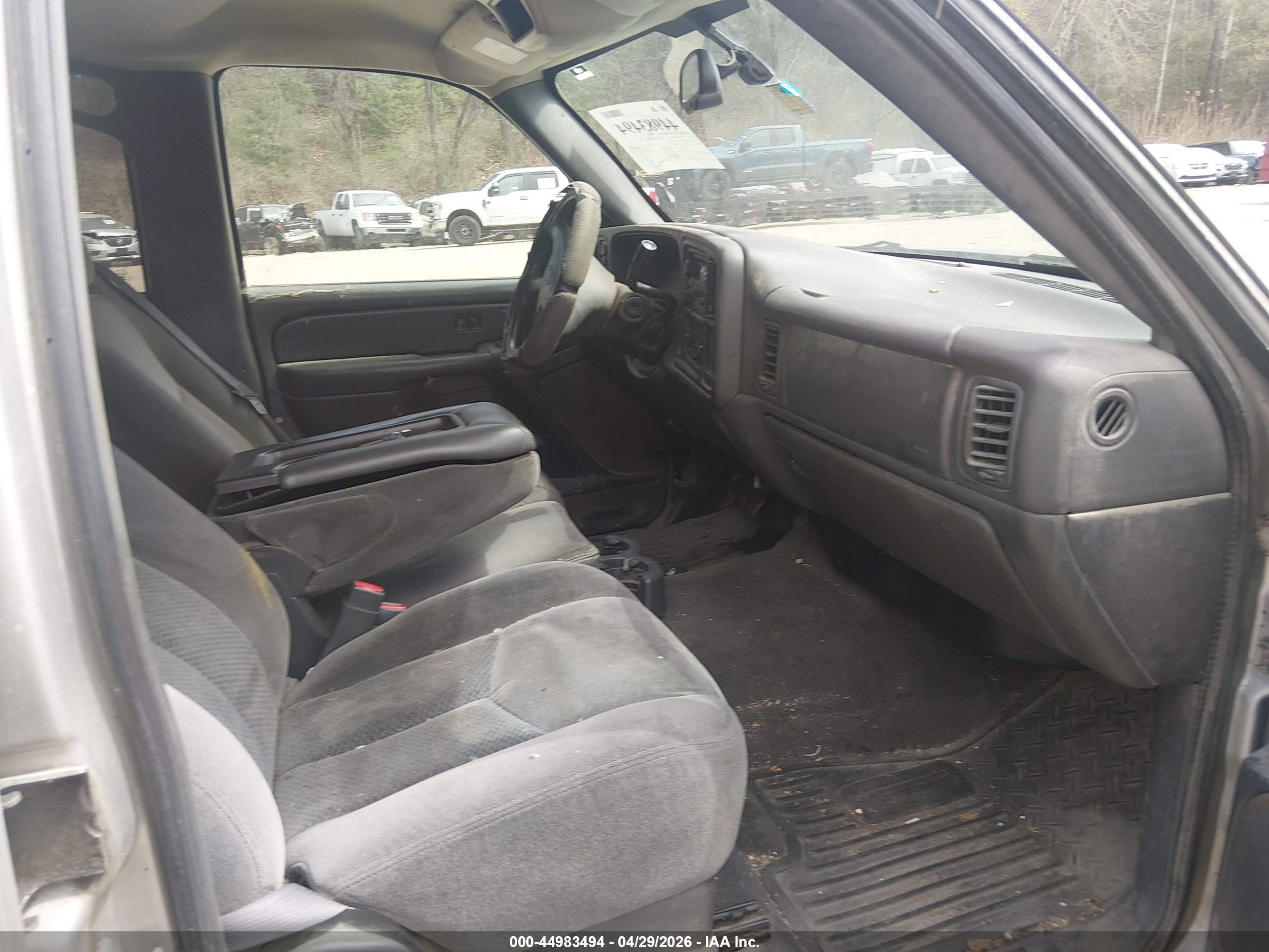 CHEVROLET SILVERADO image 5