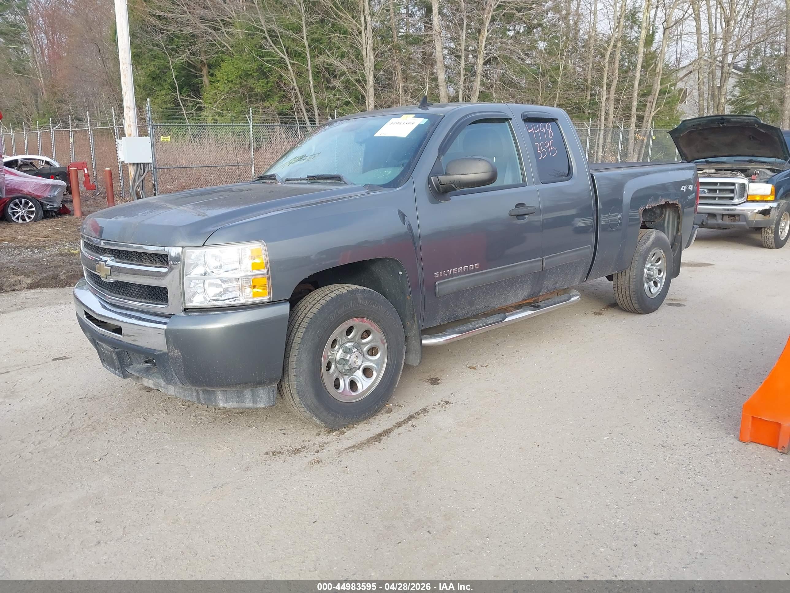 CHEVROLET SILVERADO image 2