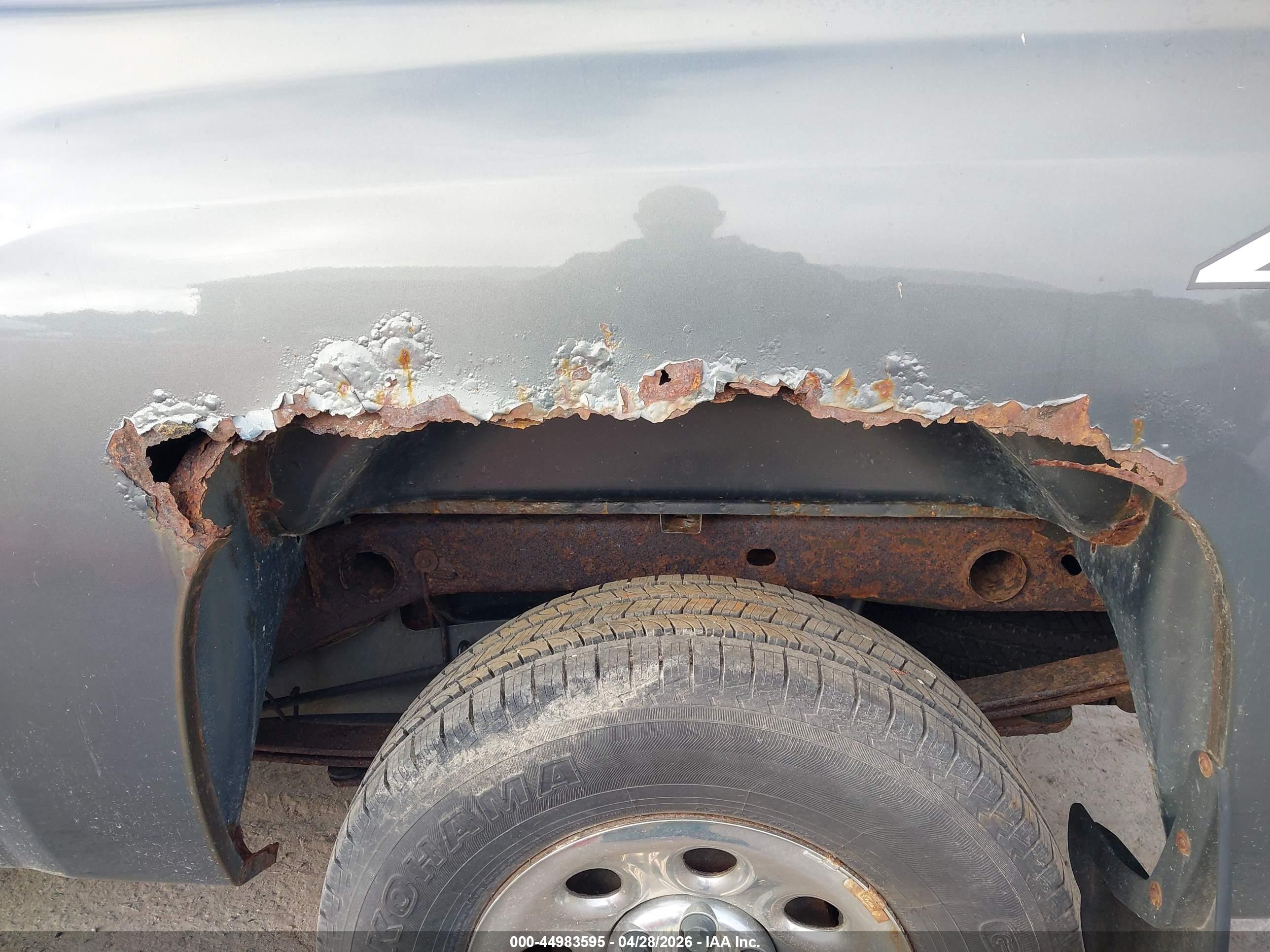 CHEVROLET SILVERADO image 6