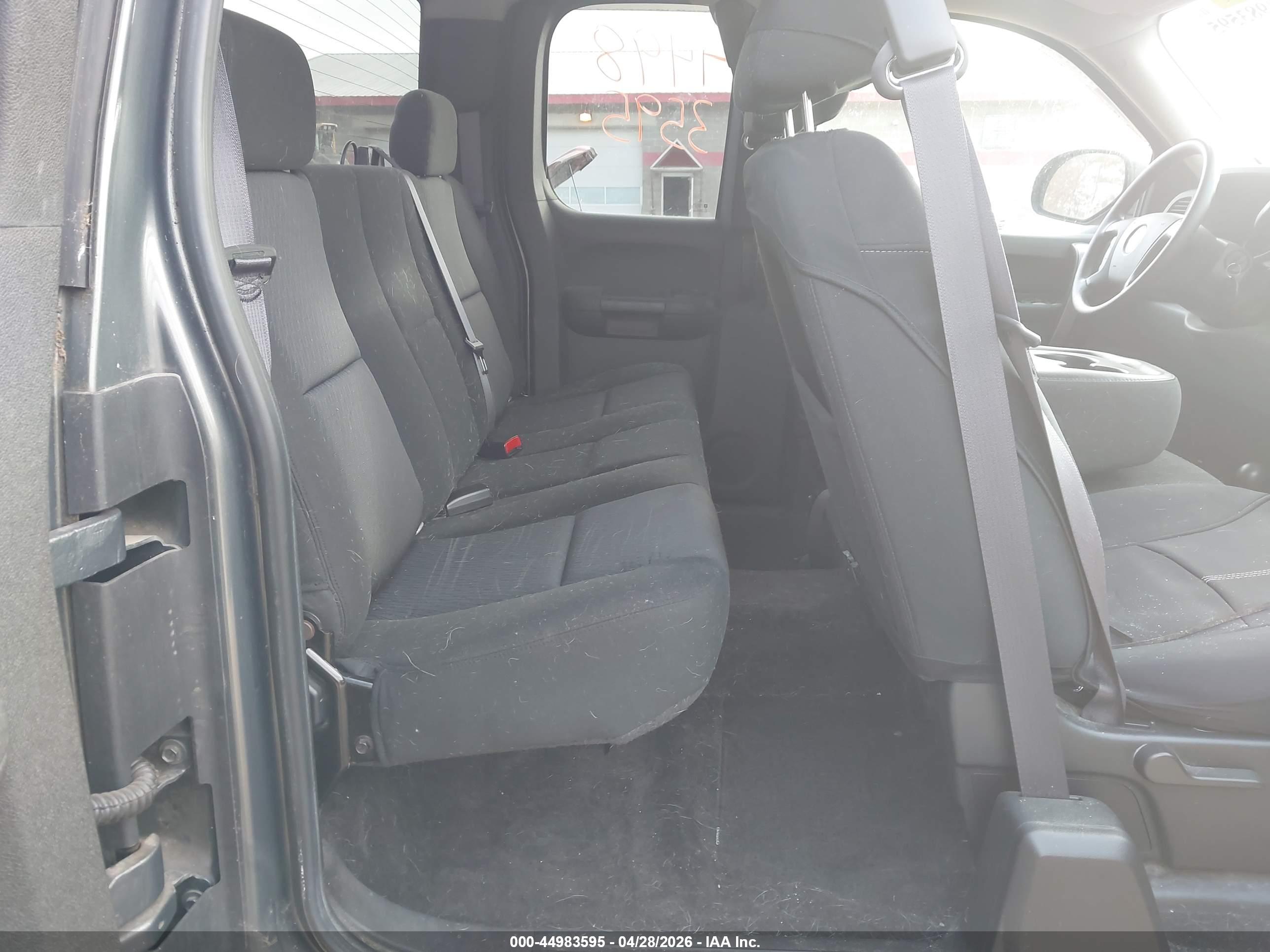 CHEVROLET SILVERADO image 8