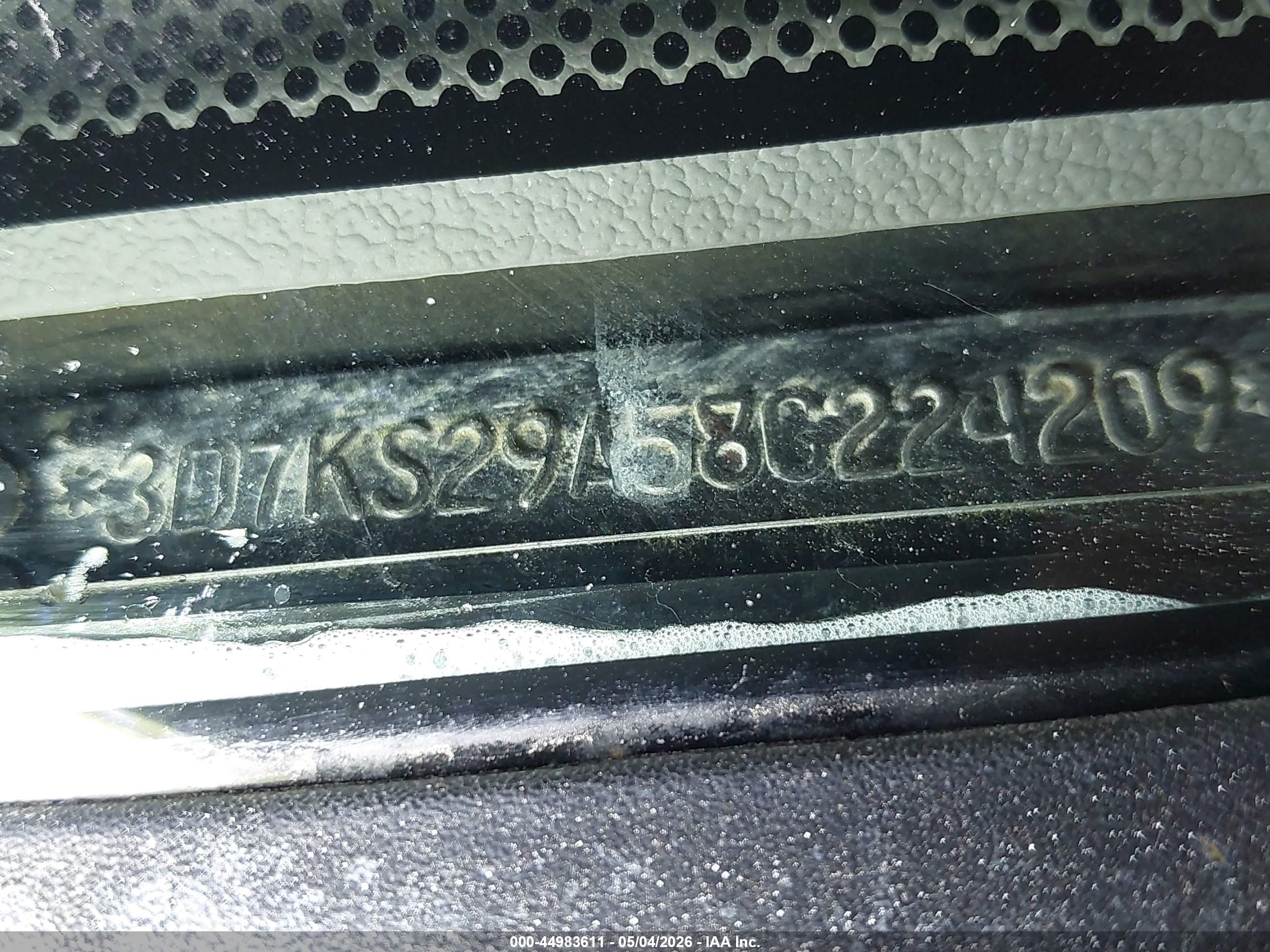 DODGE RAM image 9