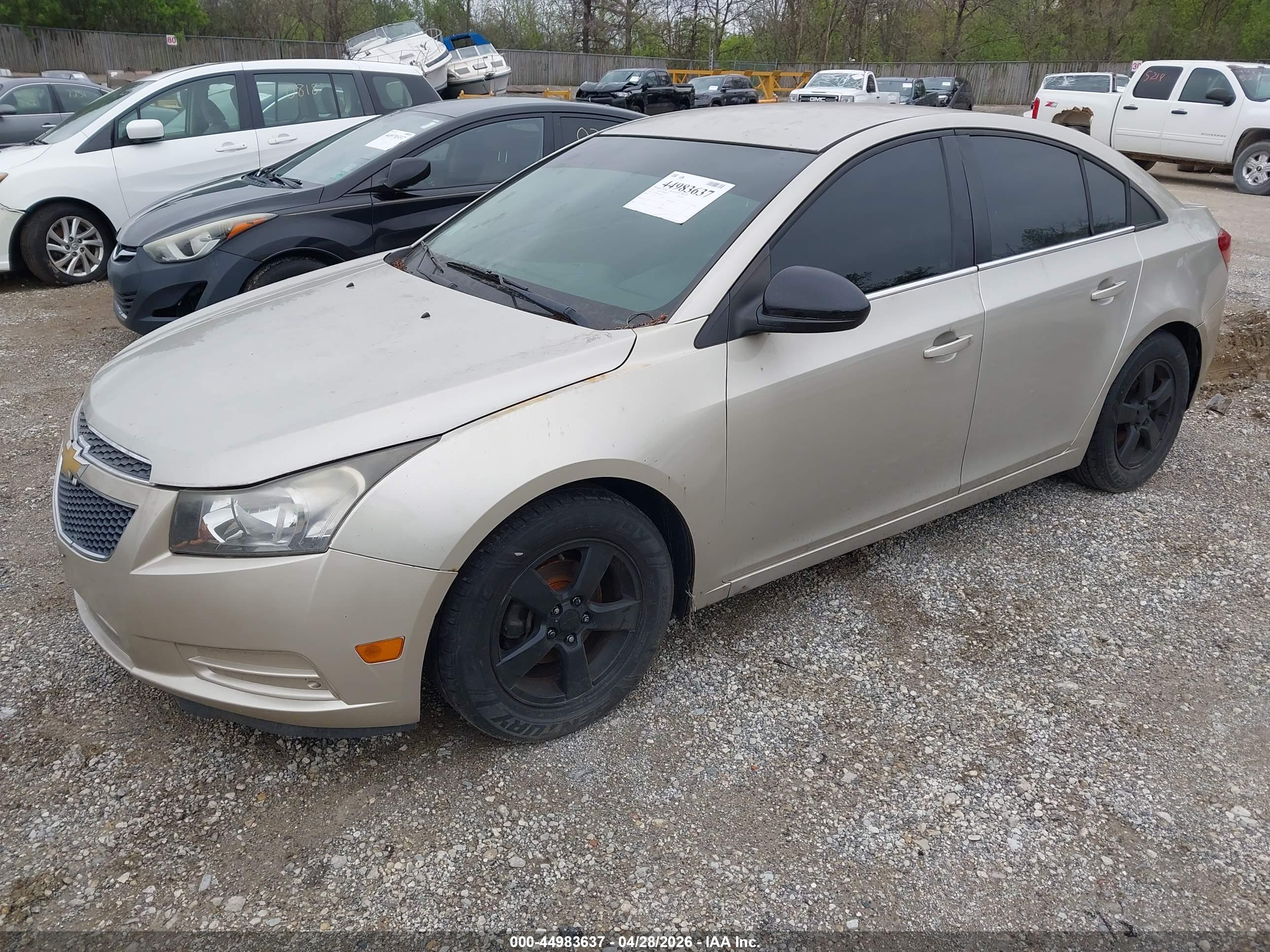 CHEVROLET CRUZE image 2