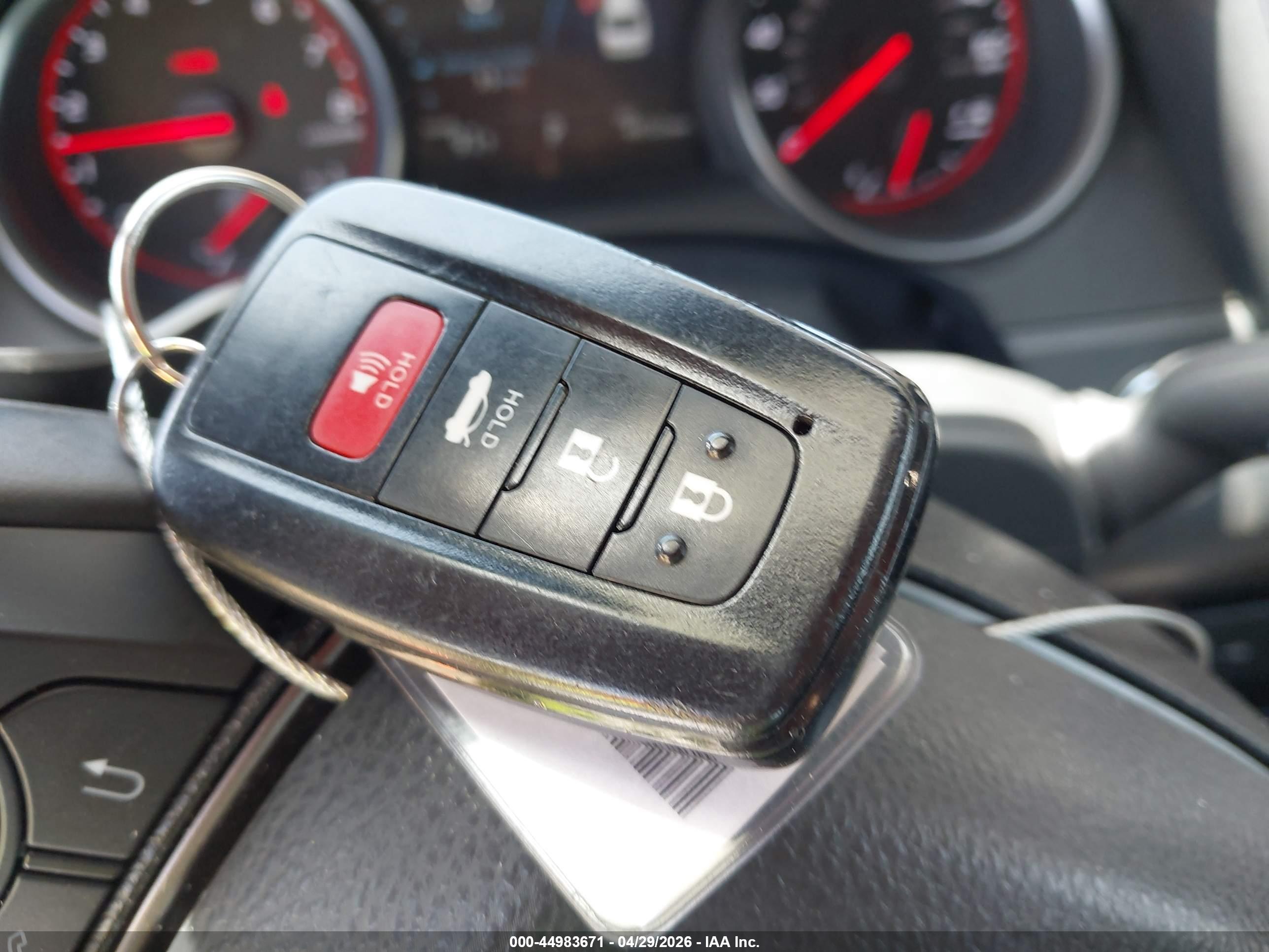 TOYOTA CAMRY image 11