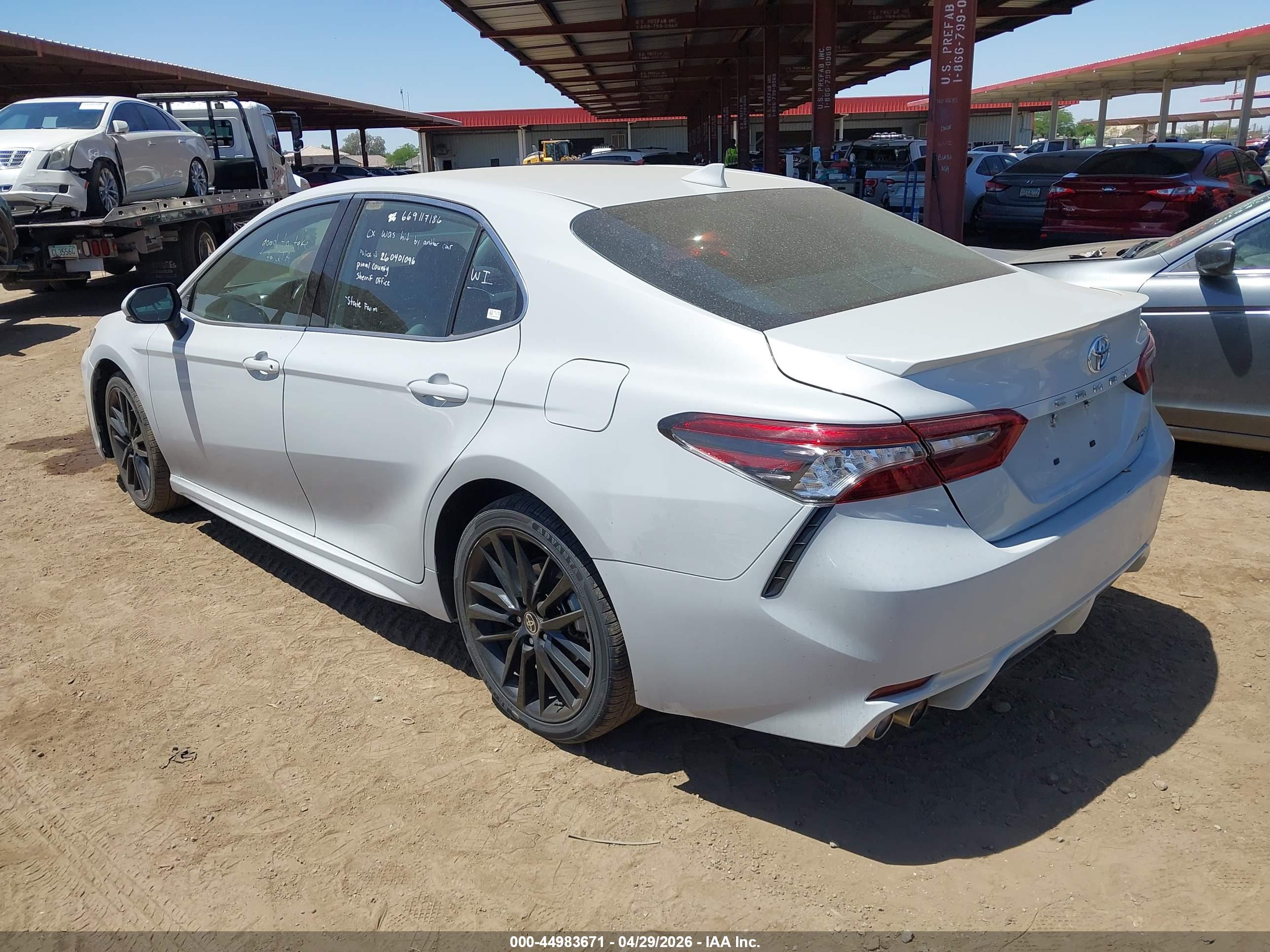TOYOTA CAMRY image 3