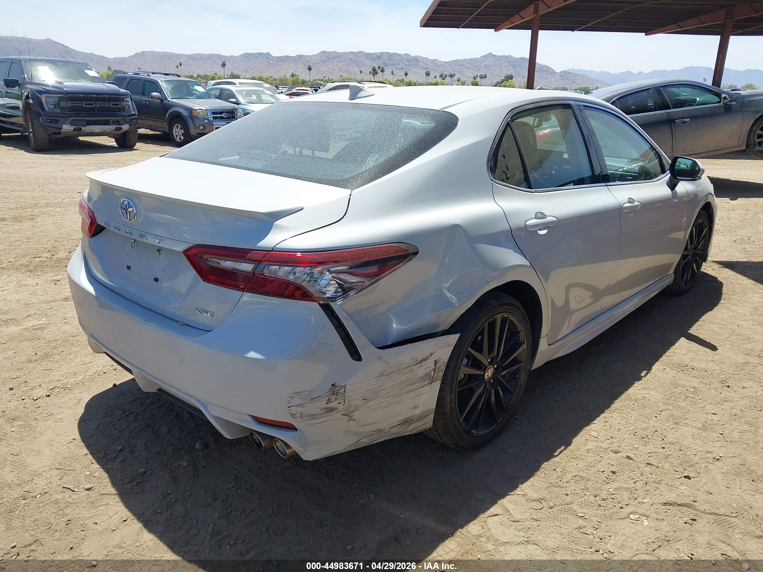 TOYOTA CAMRY image 4