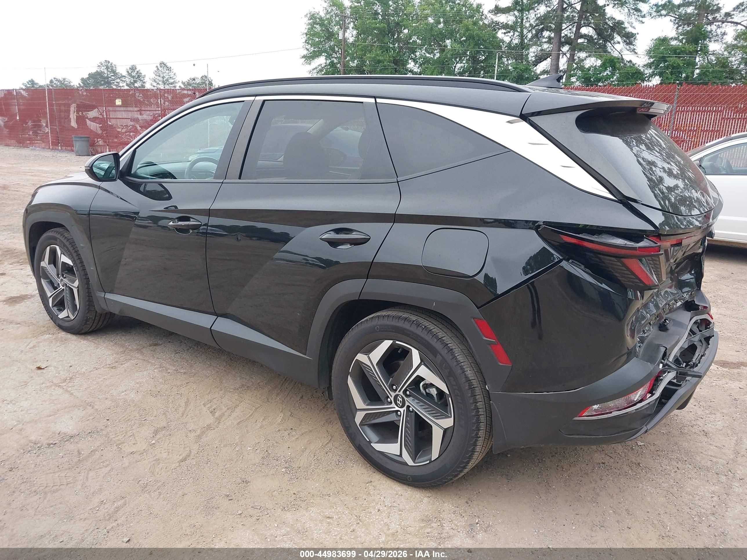 HYUNDAI TUCSON image 3
